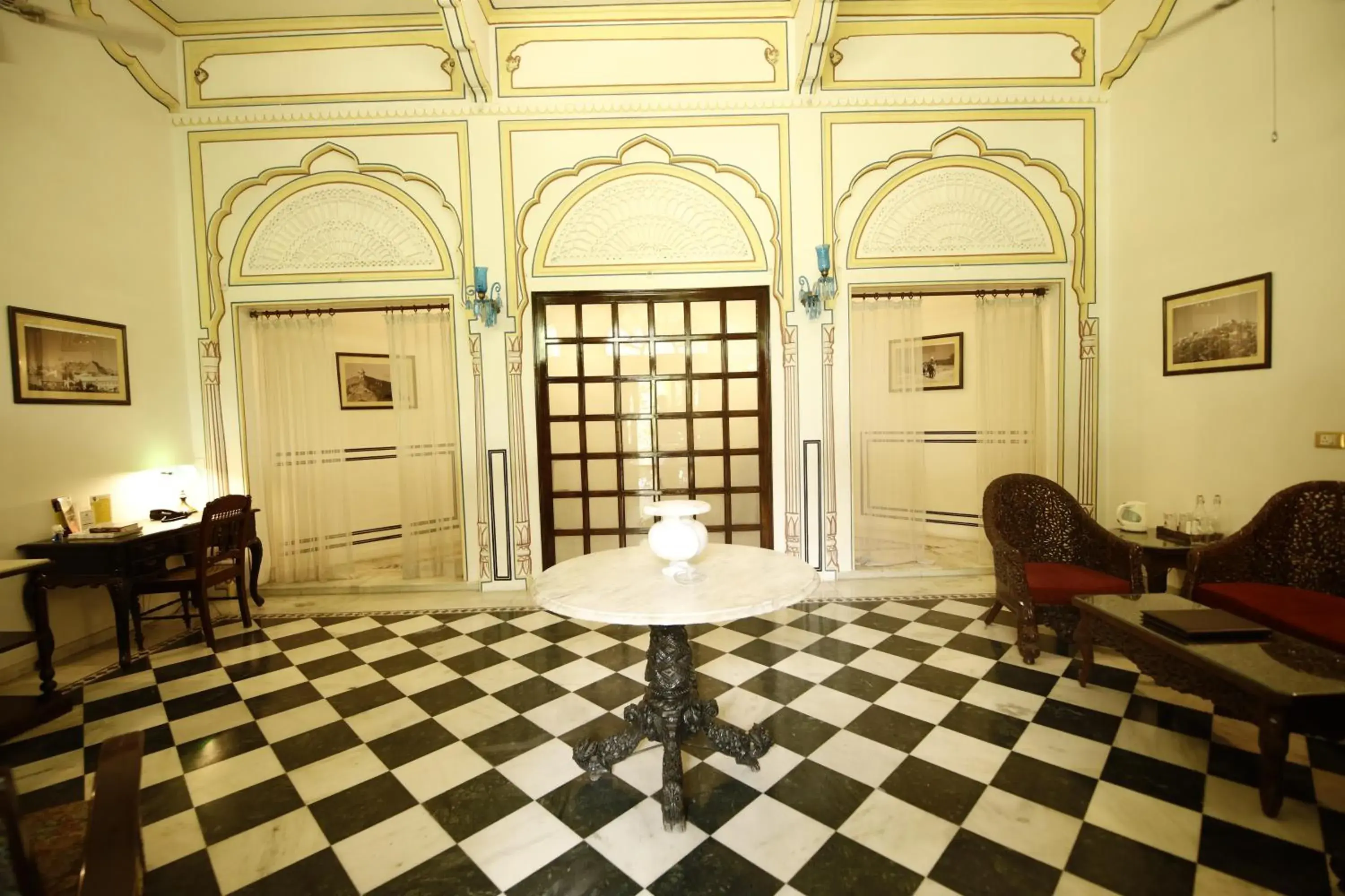 Living room, Lobby/Reception in Hotel Narain Niwas Palace