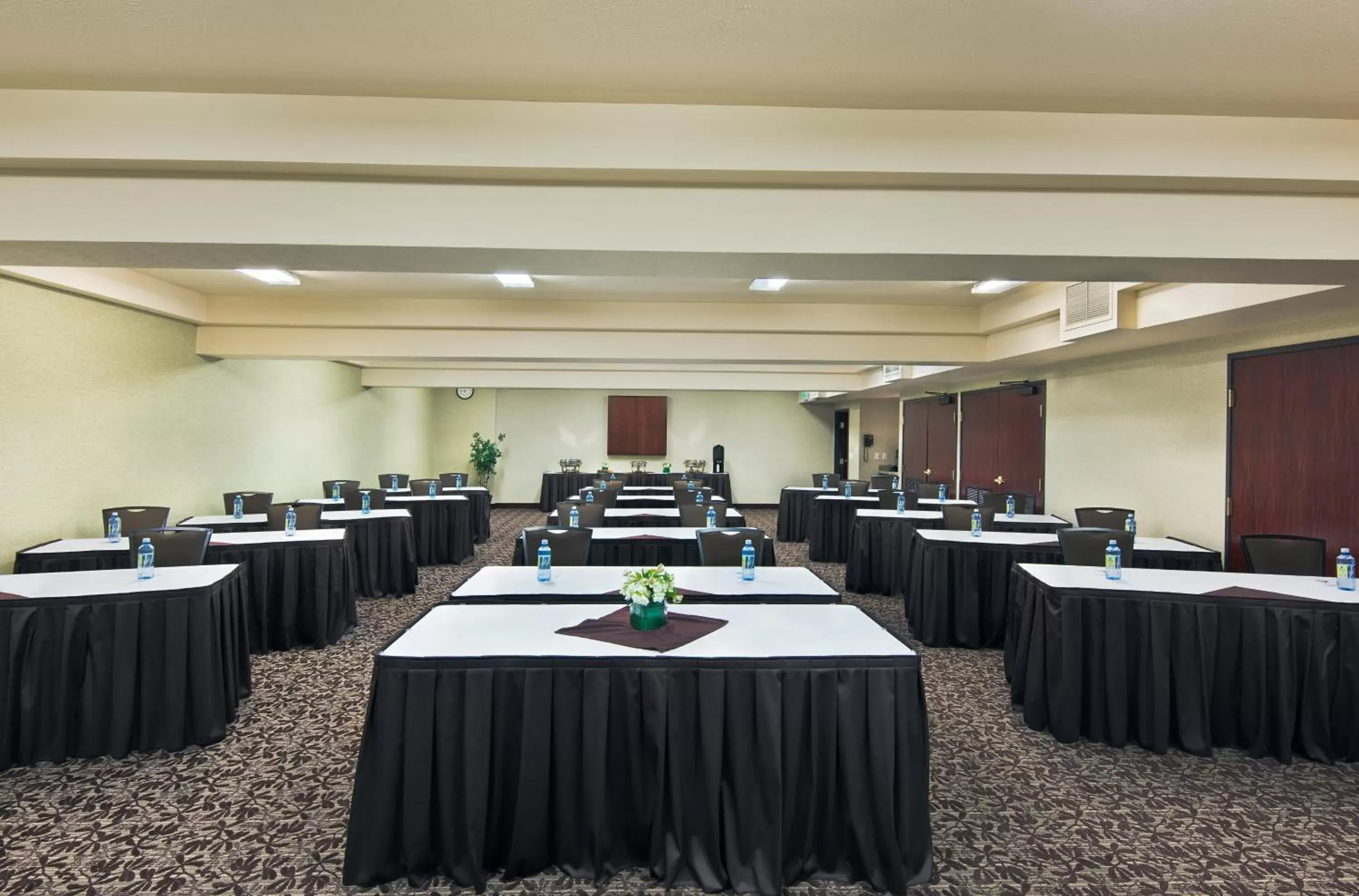 Banquet/Function facilities, Business Area/Conference Room in Oxford Suites Spokane Valley