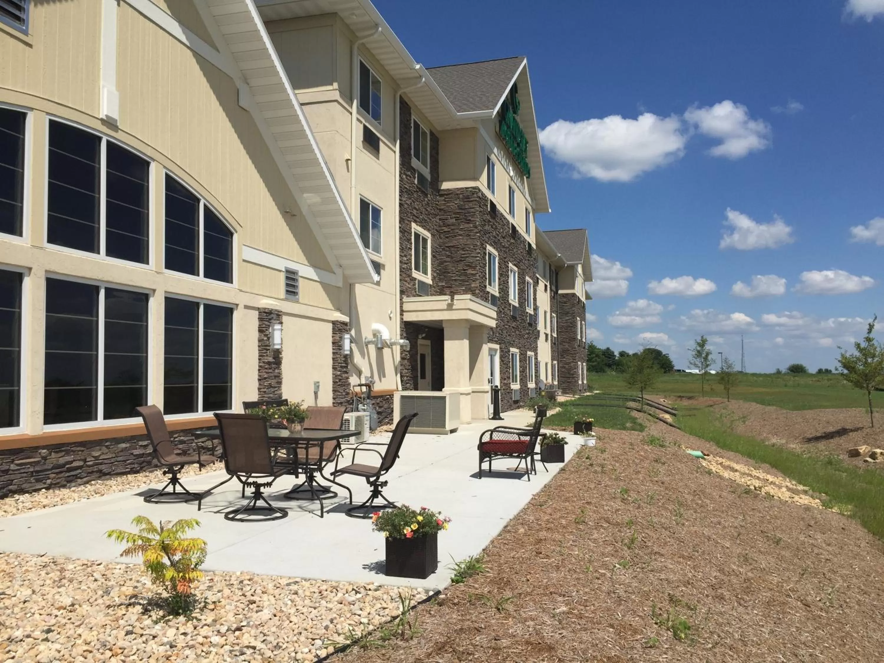 Patio in Grandstay Hotel & Suites Mount Horeb - Madison