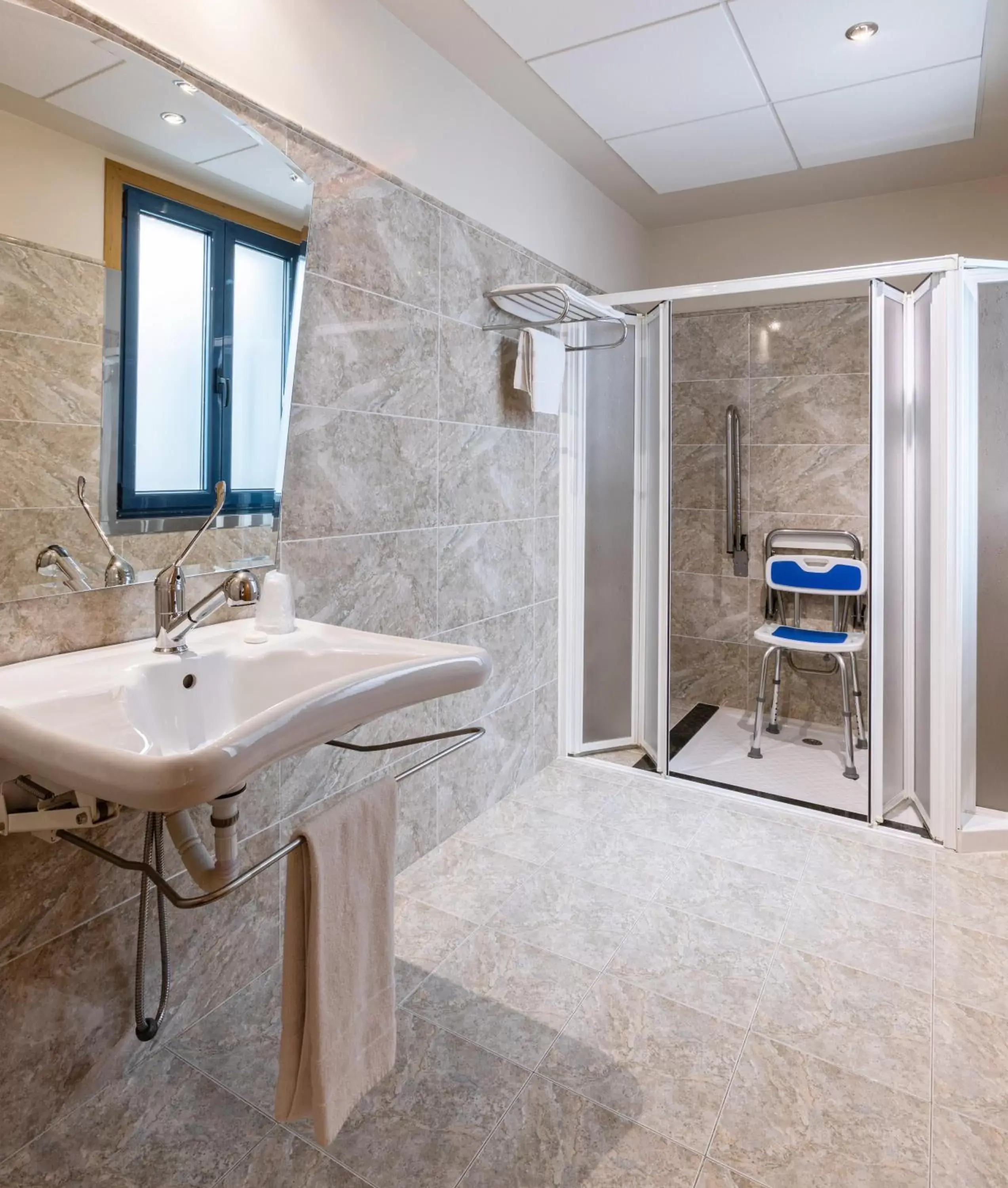 Shower, Bathroom in Hotel Pensua Punta del Este