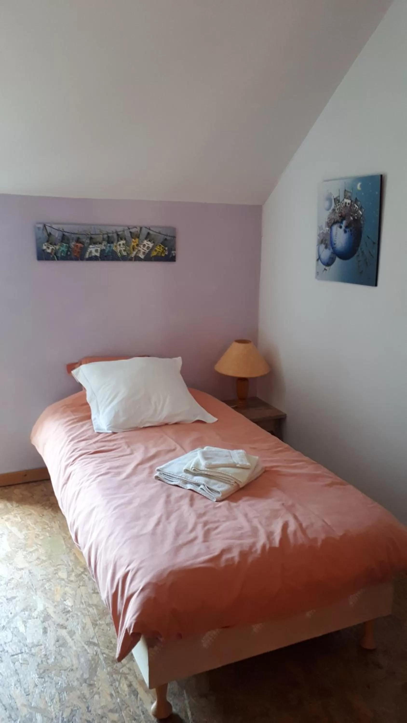 Bed in Les Hortensias - Chambres d'Hôtes