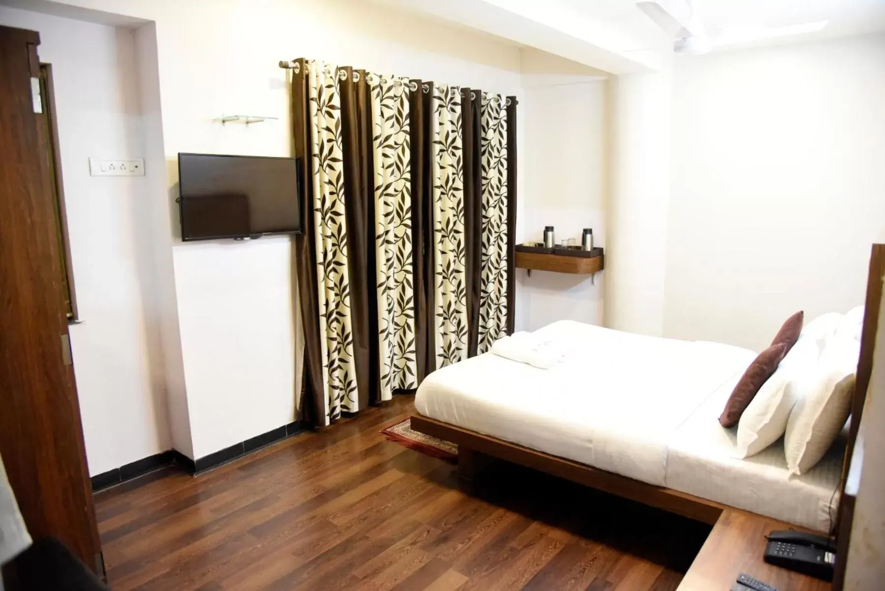 Bedroom, Bed in Hotel Sai Yatri Bedroom, Bed in Hotel Sai Yatri