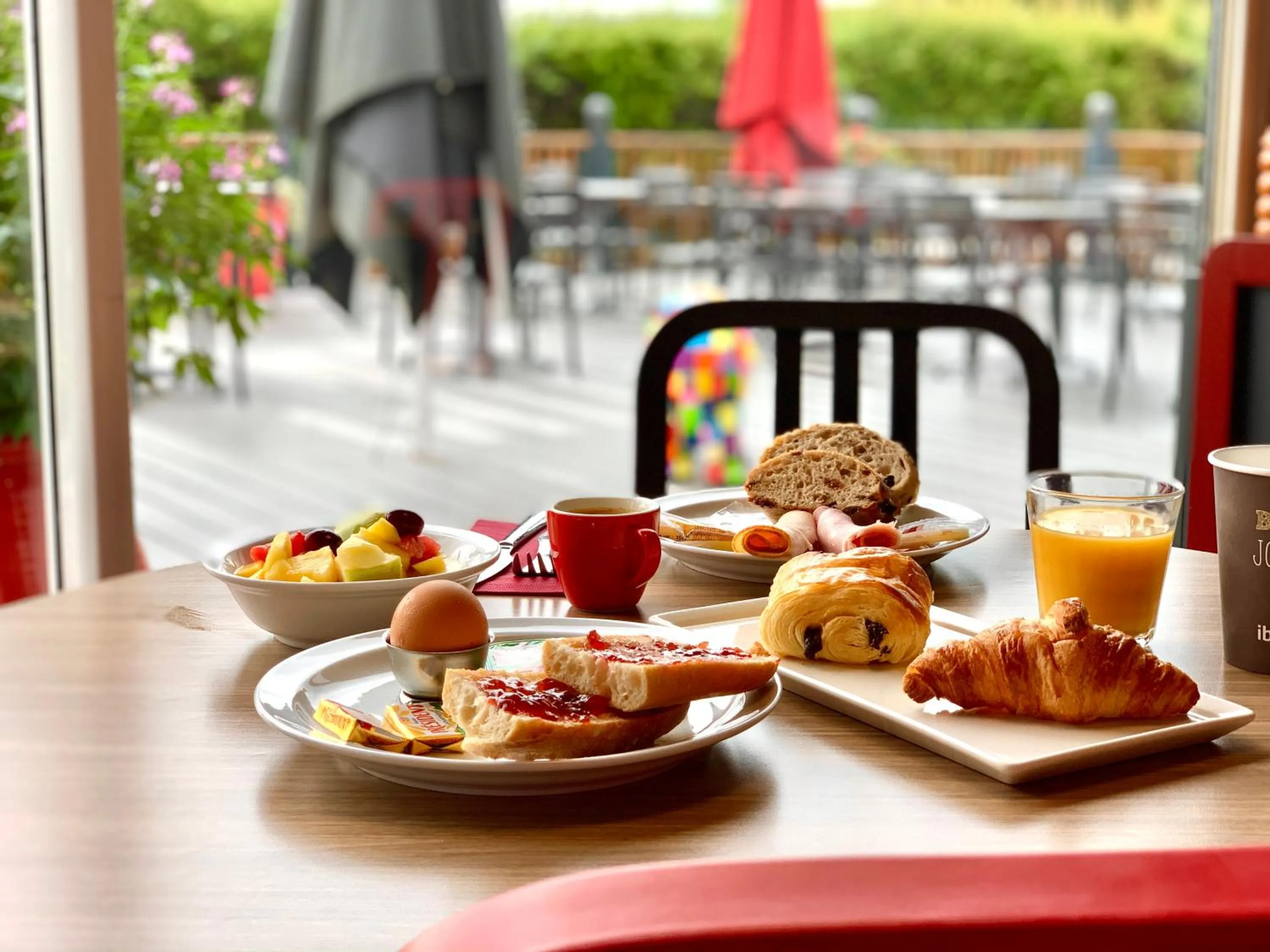 Buffet breakfast in Ibis Lyon Villefranche Sur Saone