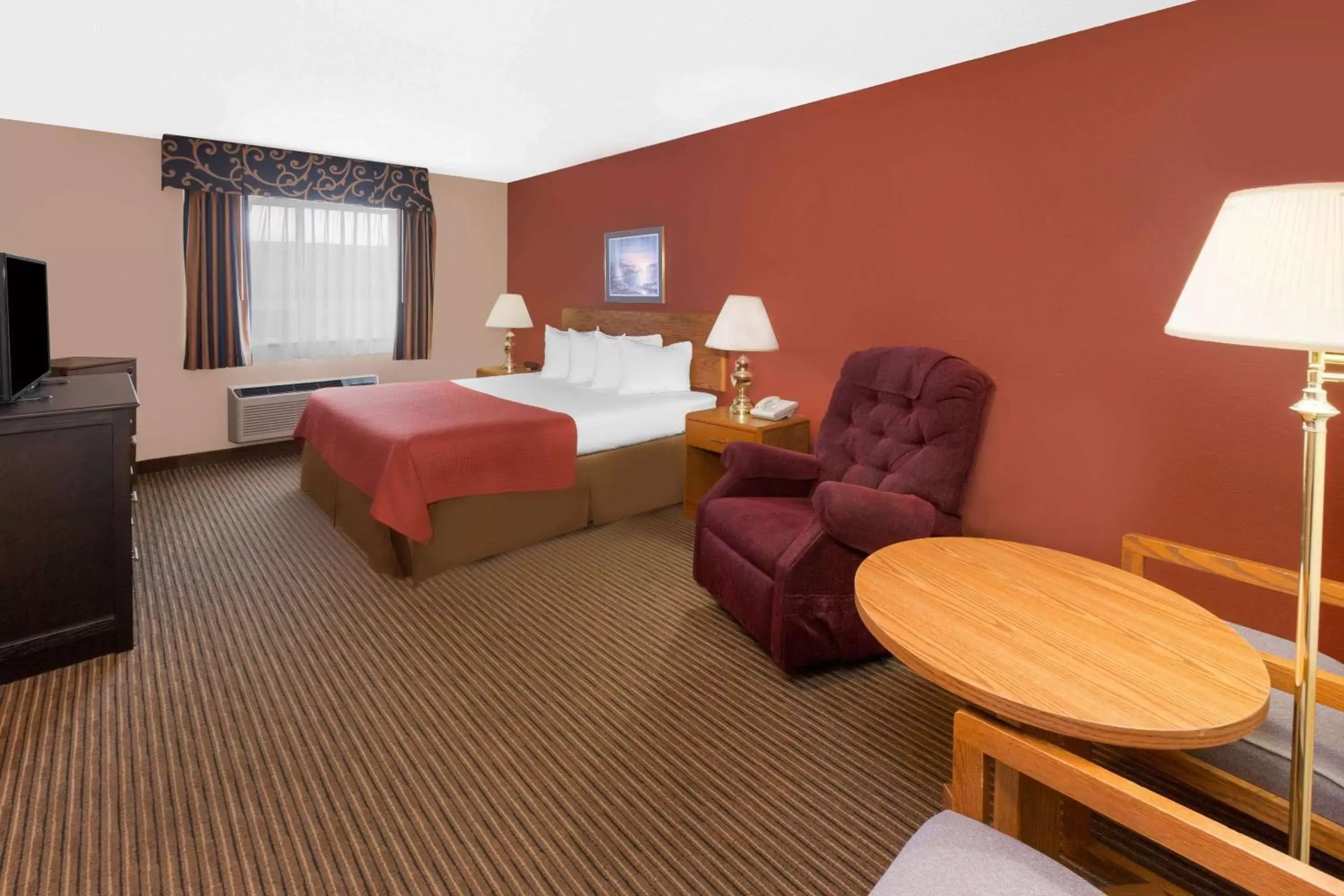 Photo of the whole room in Super 8 by Wyndham St. Ignace