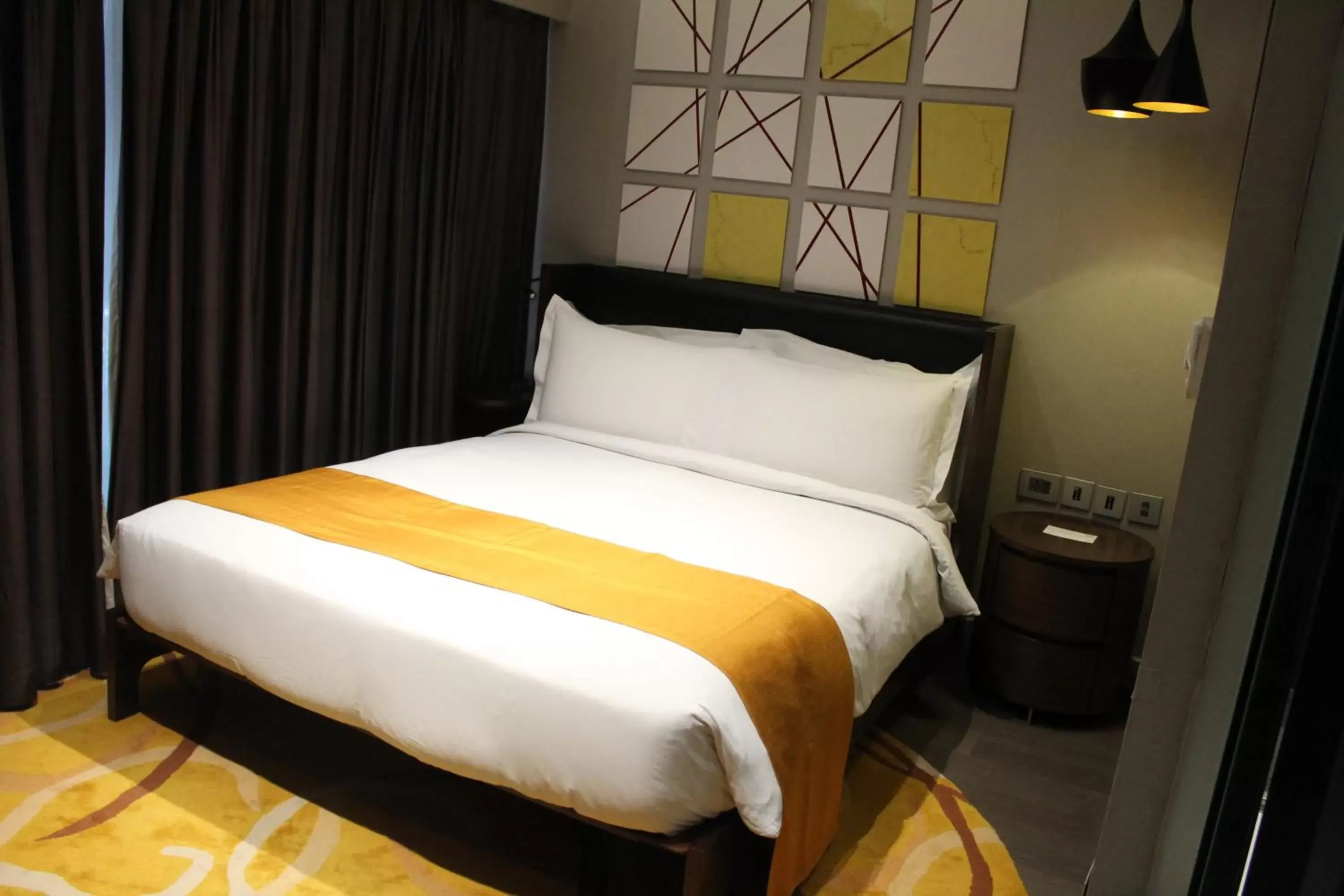 Bed in Holiday Inn Express New Delhi Int'L Airport T3