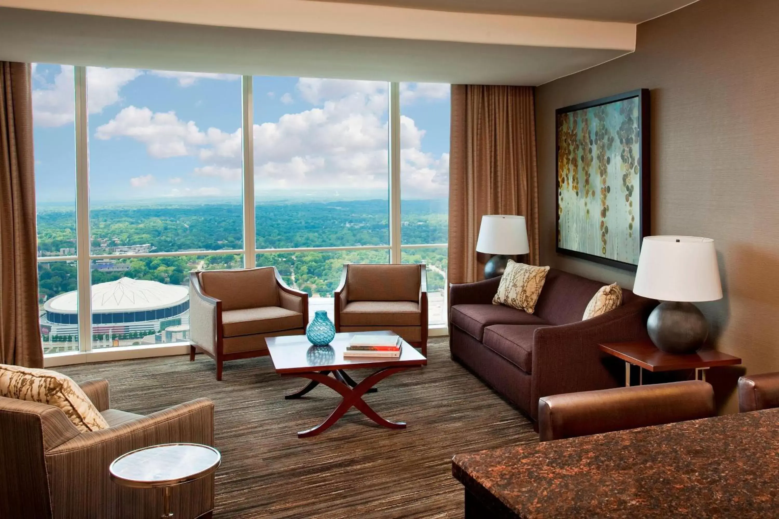 Living room, Seating Area in The Westin Peachtree Plaza, Atlanta