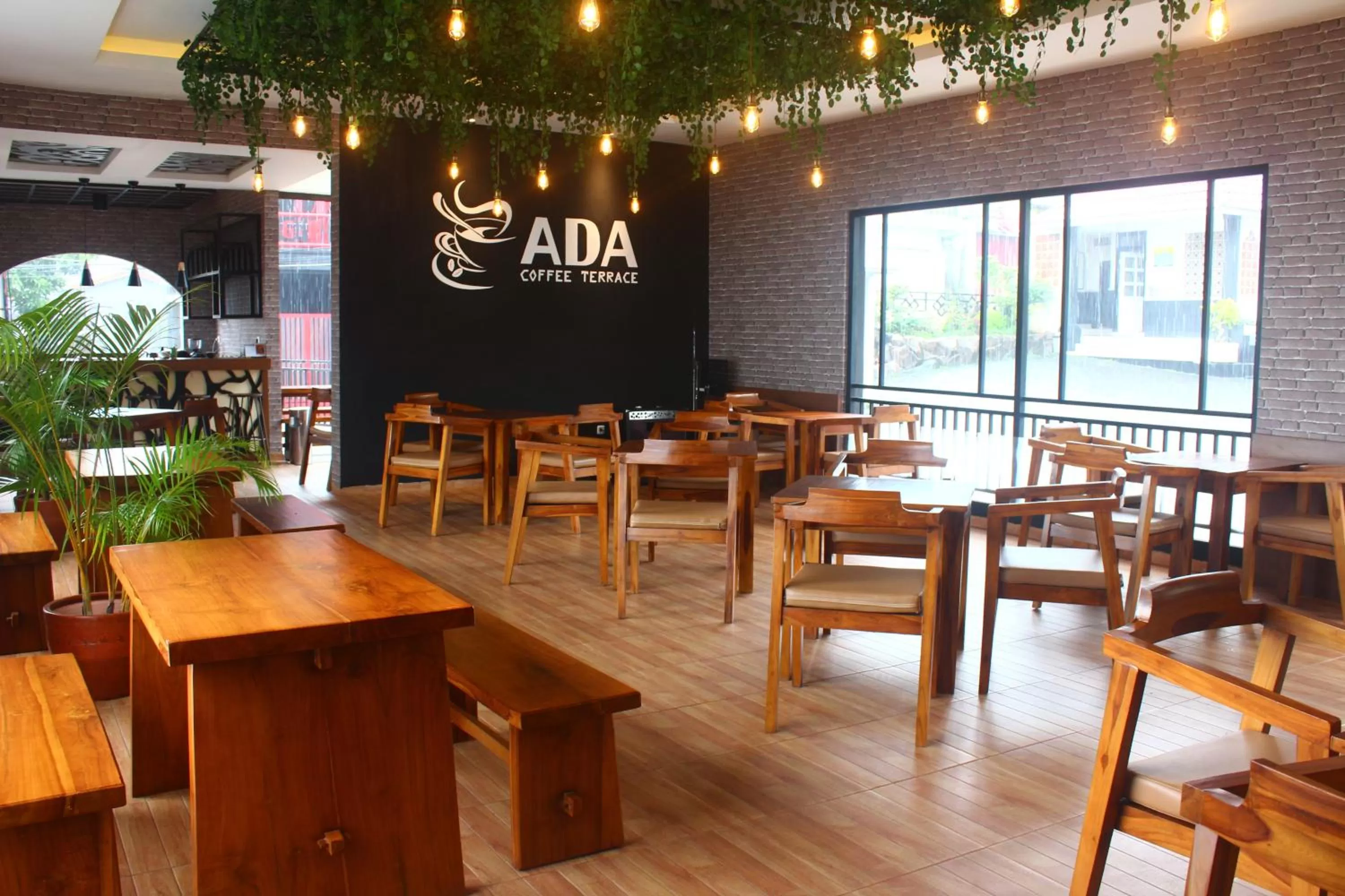 Restaurant/places to eat in Inna Tretes Hotel & Resort