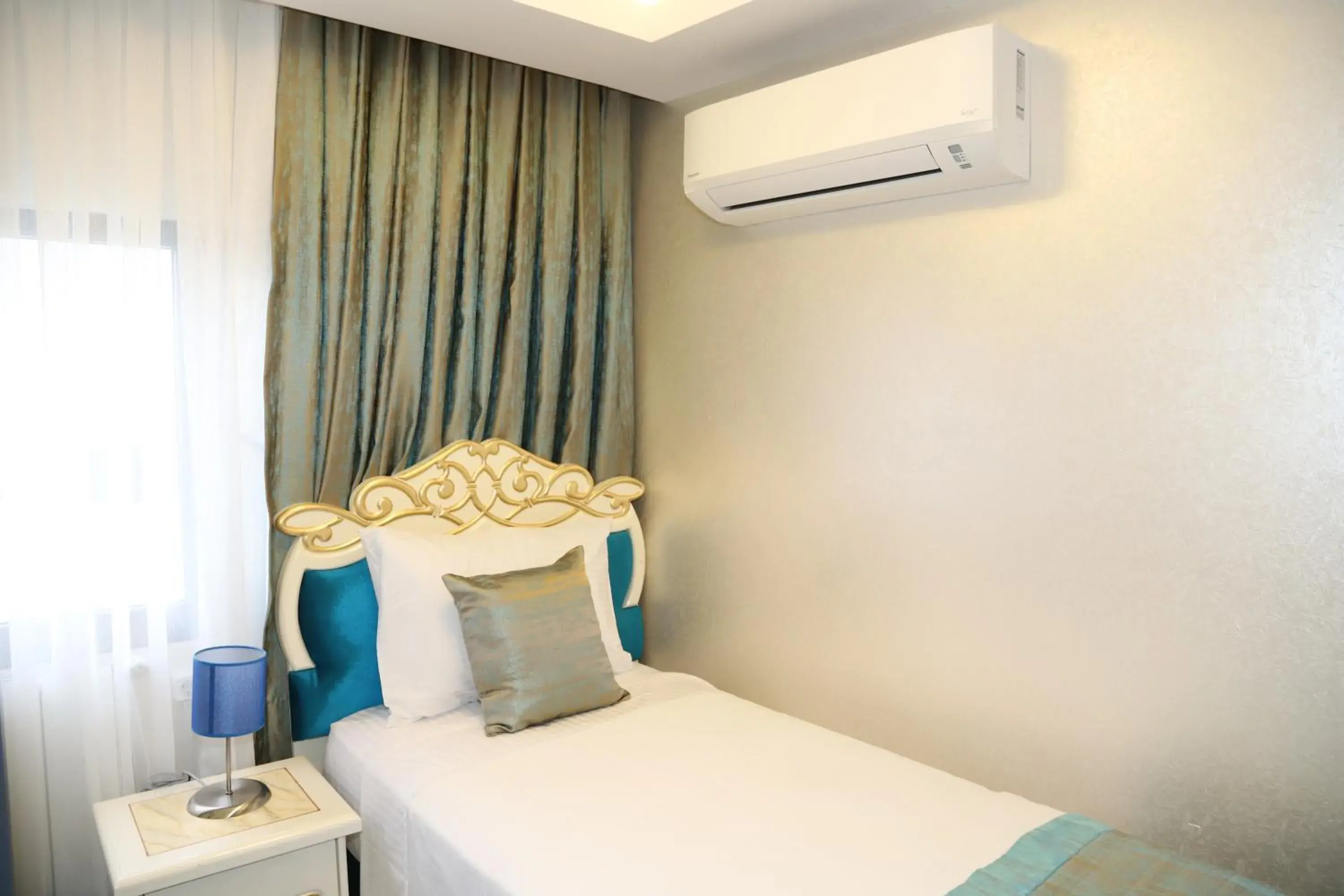 Deluxe Single Room with Sea View - single occupancy in Grand Kavi Hotel Deluxe Single Room with Sea View - single occupancy in Grand Kavi Hotel