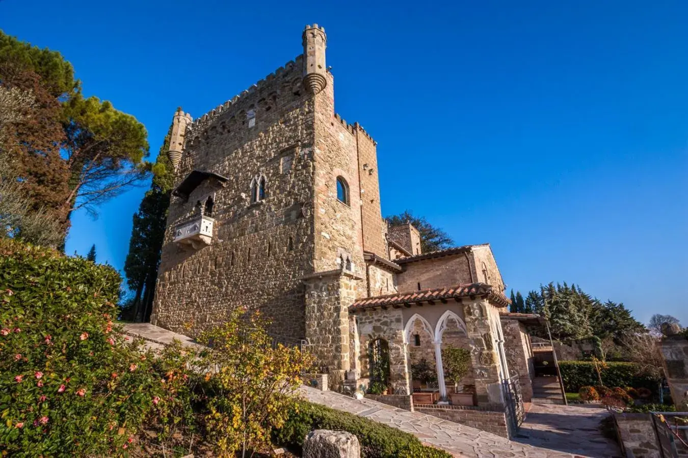 Property Building in Castello Di Monterone