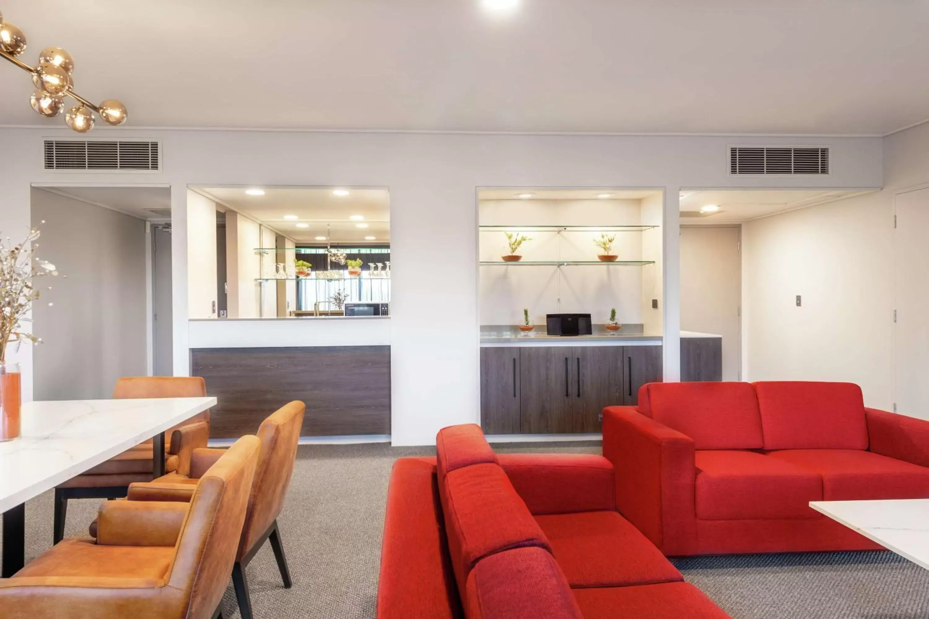 Living room, Lounge/Bar in DoubleTree By Hilton Alice Springs