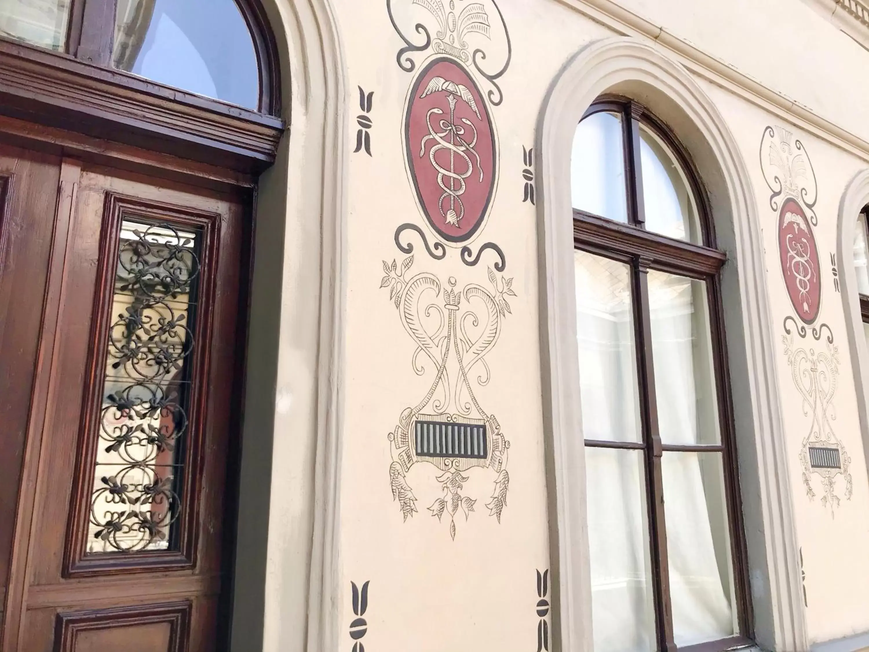 Property building in Callas House Property building in Callas House