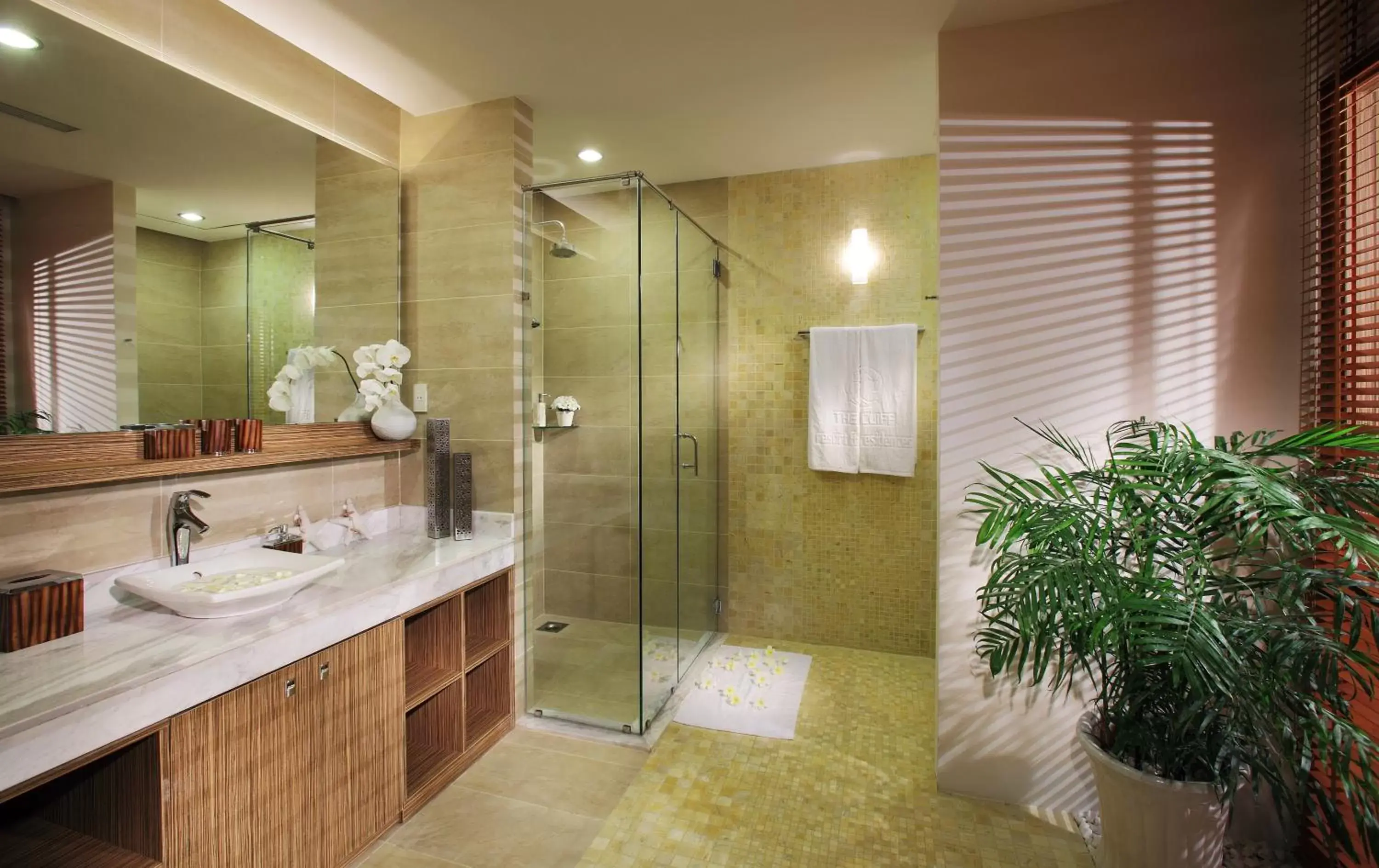 Toilet, Bathroom in The Cliff Resort & Residences