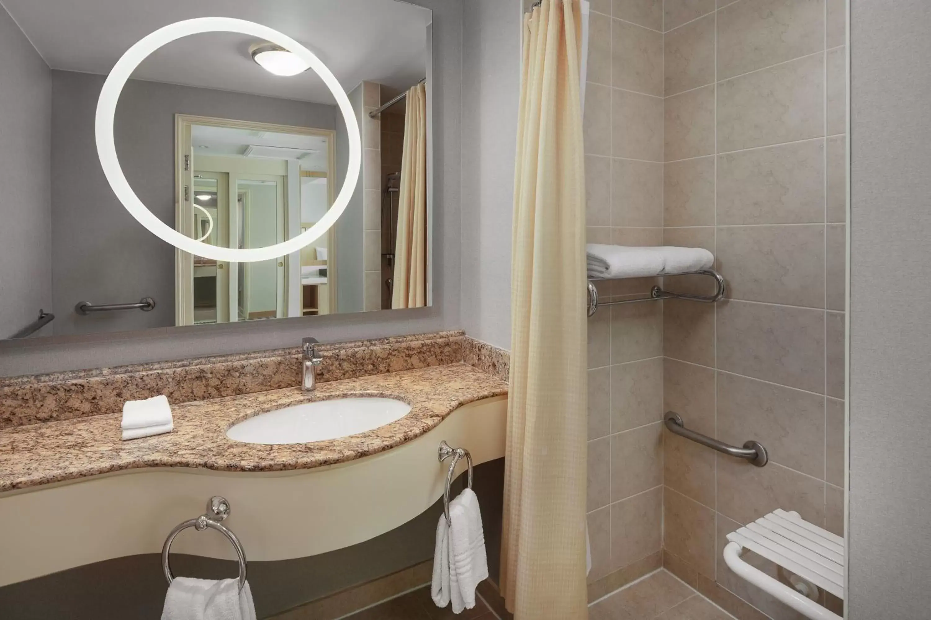Photo of the whole room, Bathroom in Courtyard by Marriott Tbilisi