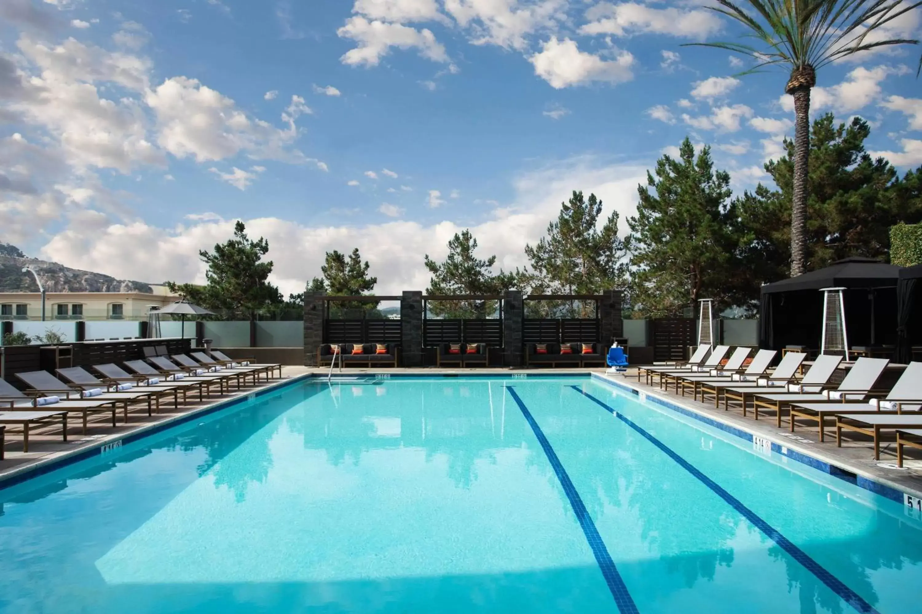 Swimming Pool in San Diego Marriott Del Mar