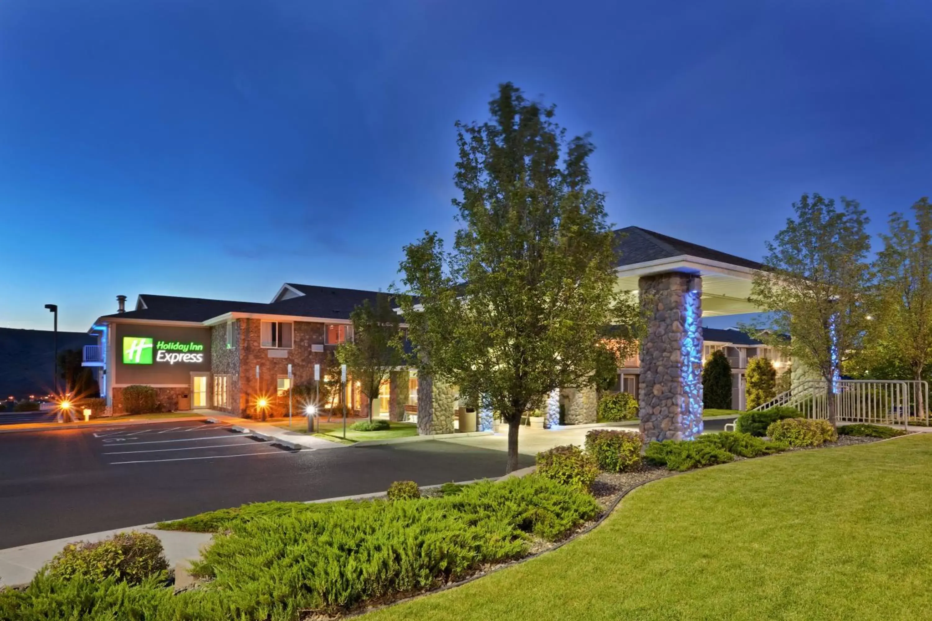 Property Building in Holiday Inn Express Lewiston, an IHG Hotel