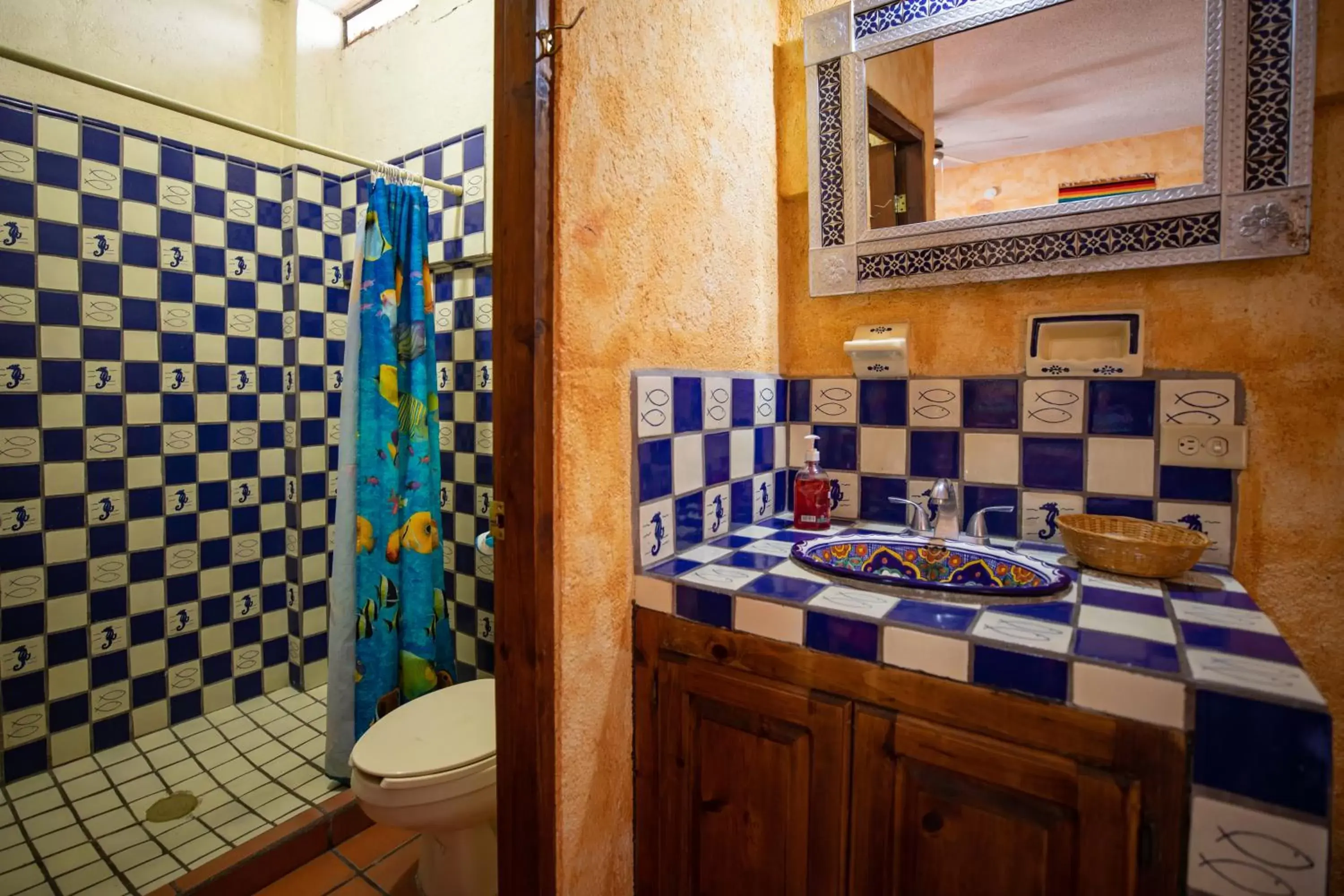 Toilet, Bathroom in Hotel Posada Luna Sol