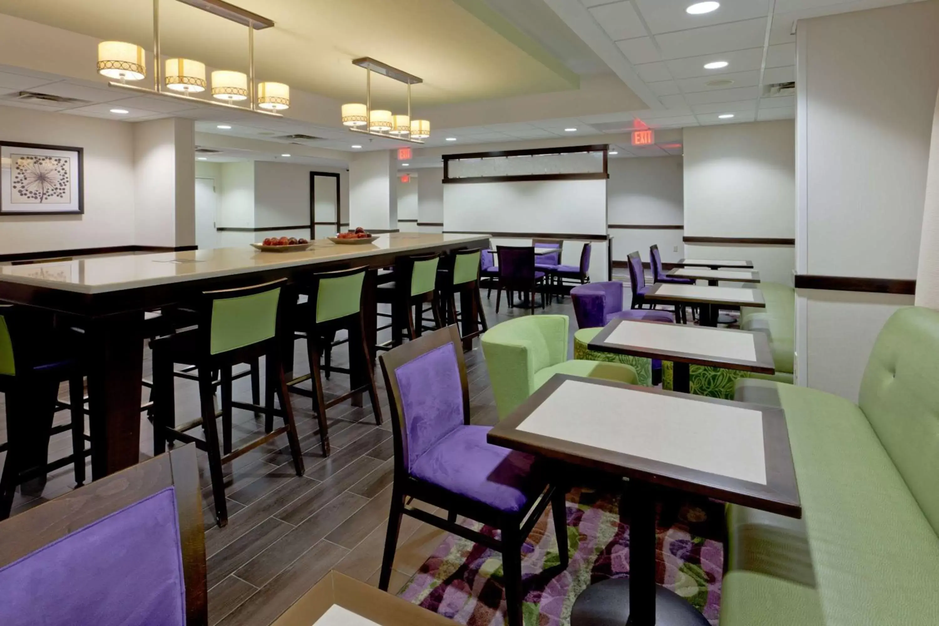 Lobby or reception, Lounge/Bar in Hampton Inn Dumfries/Quantico