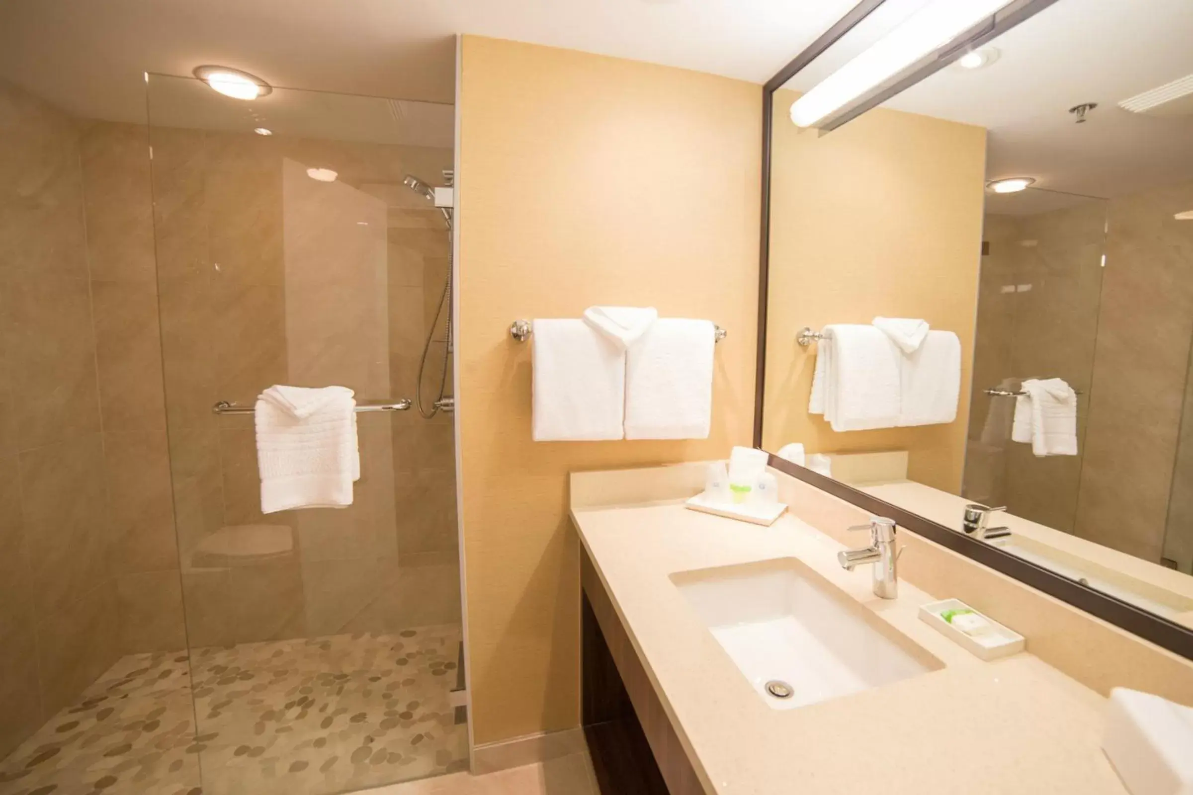 Double Room with Two Double Beds - Non-Smoking in Abercorn Hotel, Trademark Collection by Wyndham Double Room with Two Double Beds - Non-Smoking in Abercorn Hotel, Trademark Collection by Wyndham