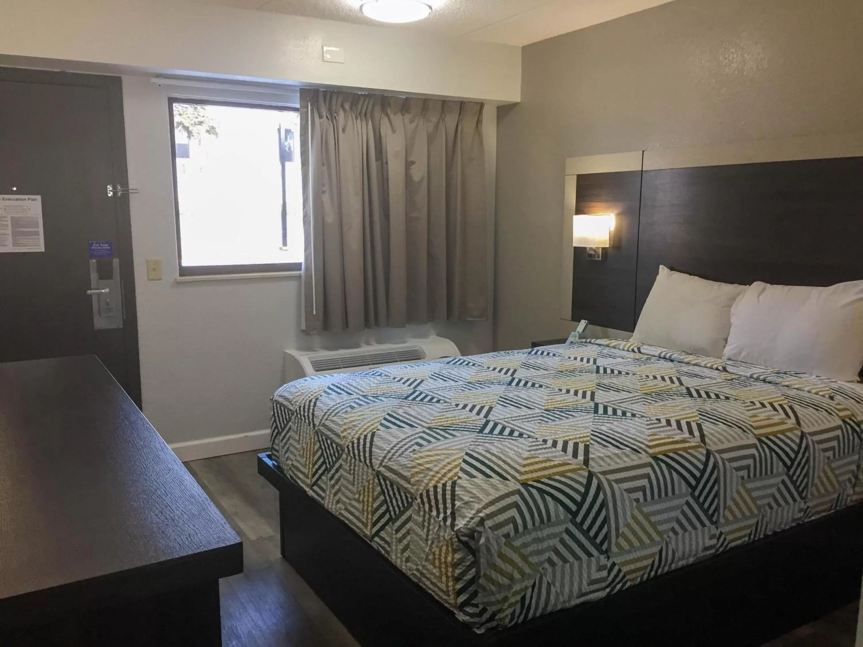 Bed in Motel 6-Burnsville, MN