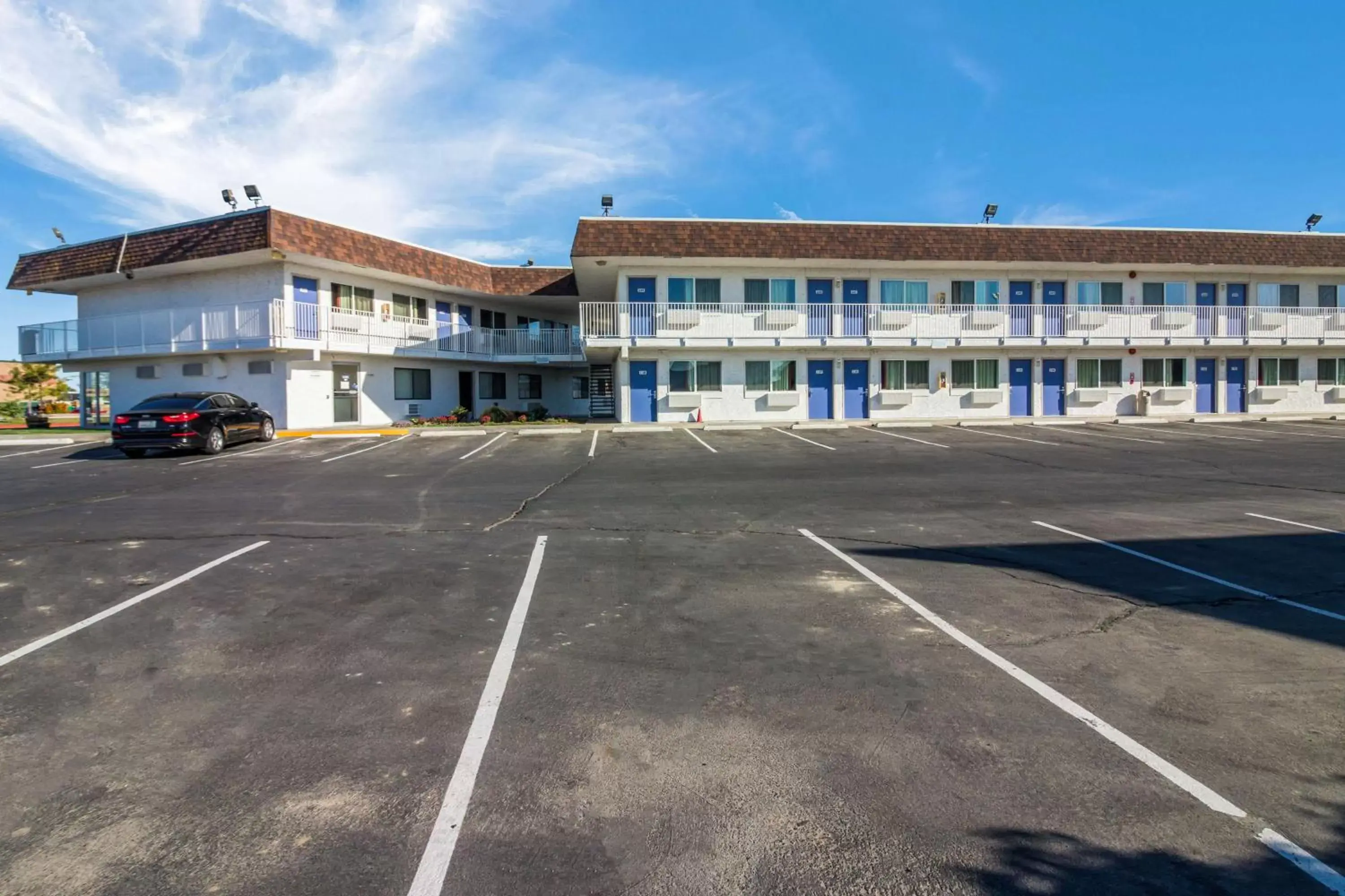 Property Building in Motel 6-Moses Lake, WA