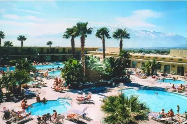 People, Pool View in Desert Hot Springs Spa Hotel