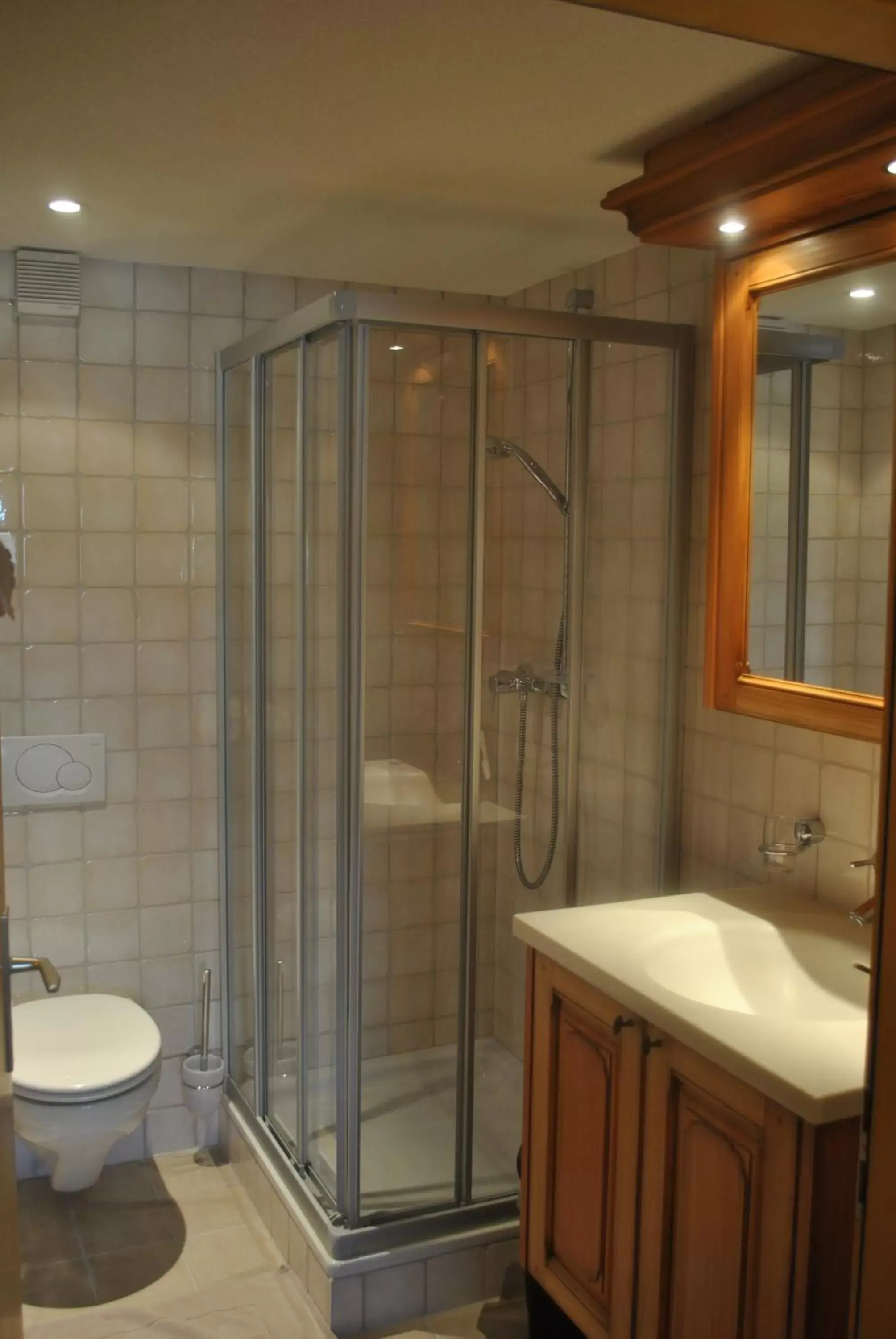 Shower, Bathroom in Les Petits Mélèzes