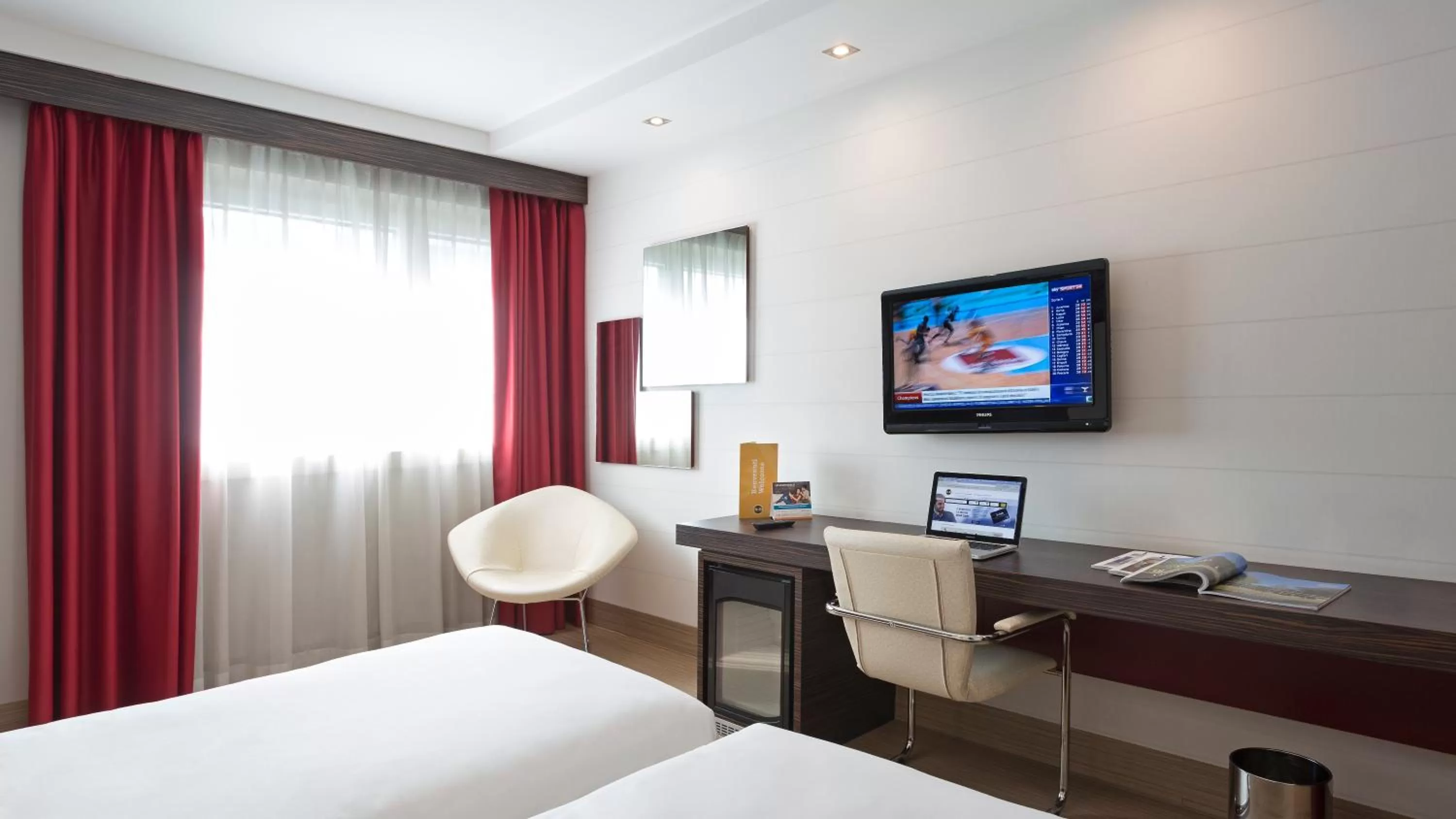 Twin Room - Disability Access in B&B Hotel Trento