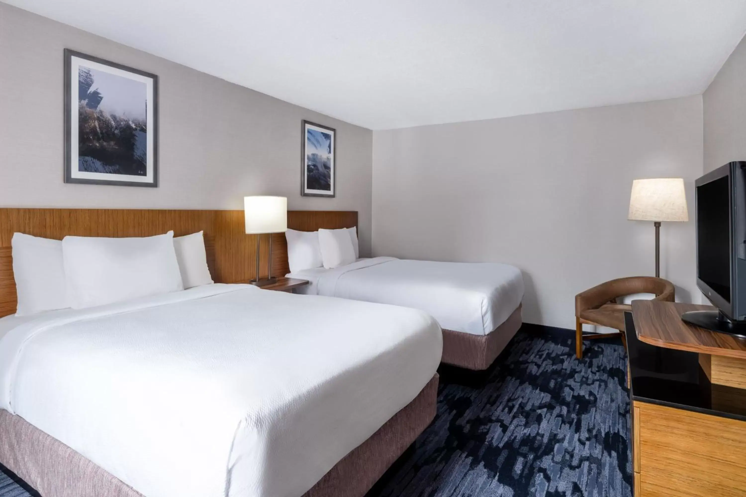 Photo of the whole room, Bed in Fairfield Inn & Suites by Marriott Salt Lake City Downtown