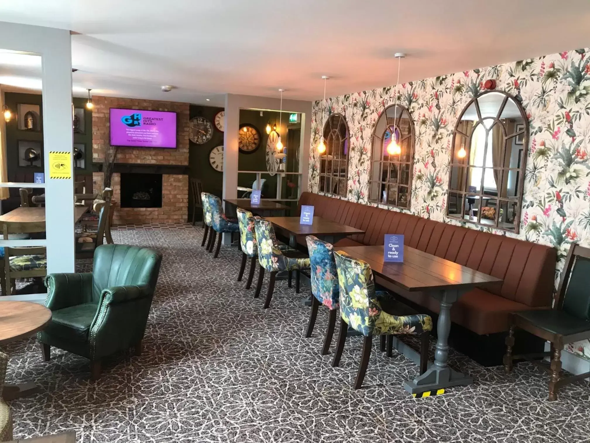 Restaurant/Places to Eat in The Crown Hotel