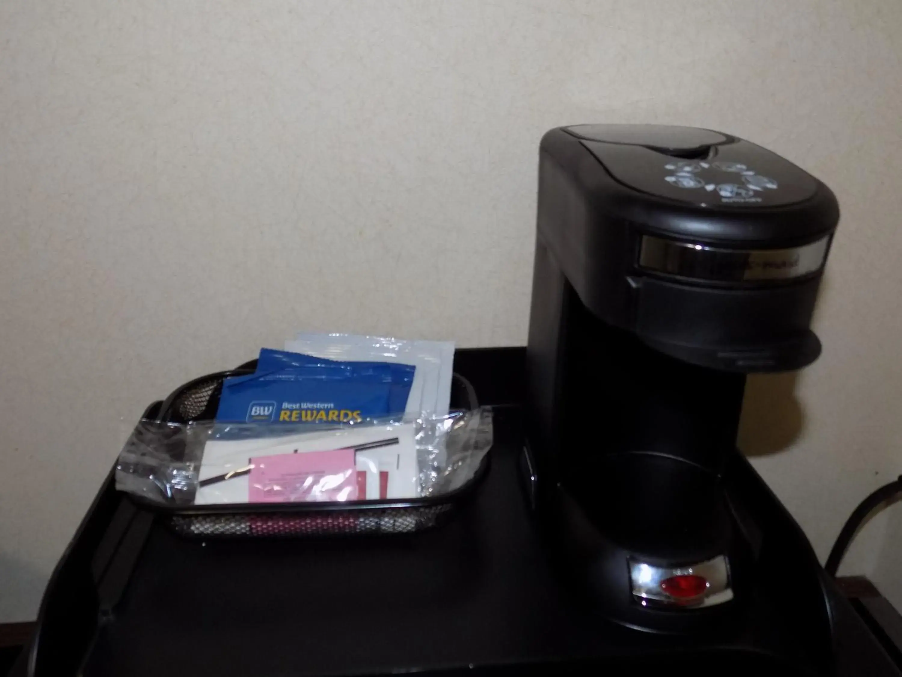 Coffee/tea facilities in Best Western Plus Portage Hotel and Suites