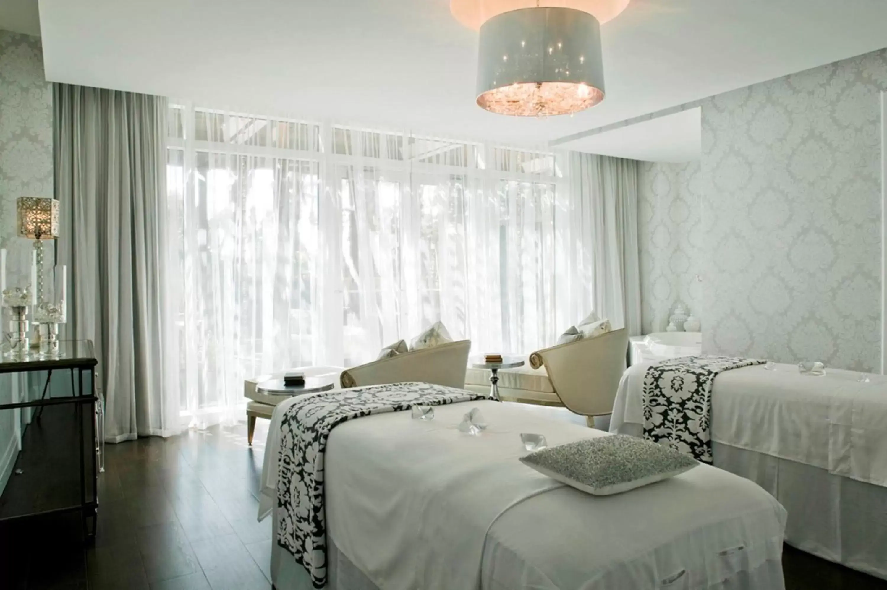 Massage, Bed in Eau Palm Beach Resort & Spa