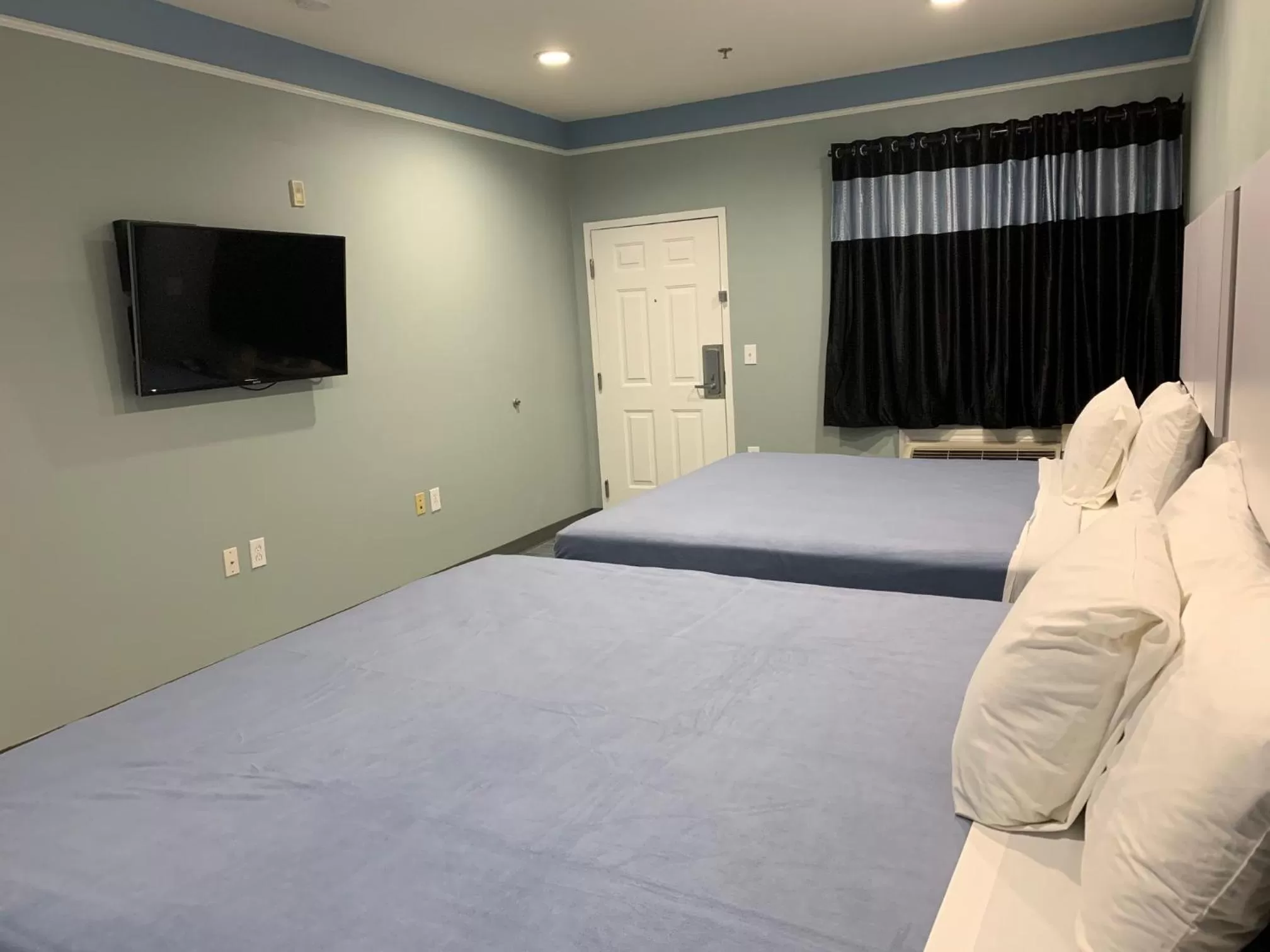 Bed in Crystal Suites