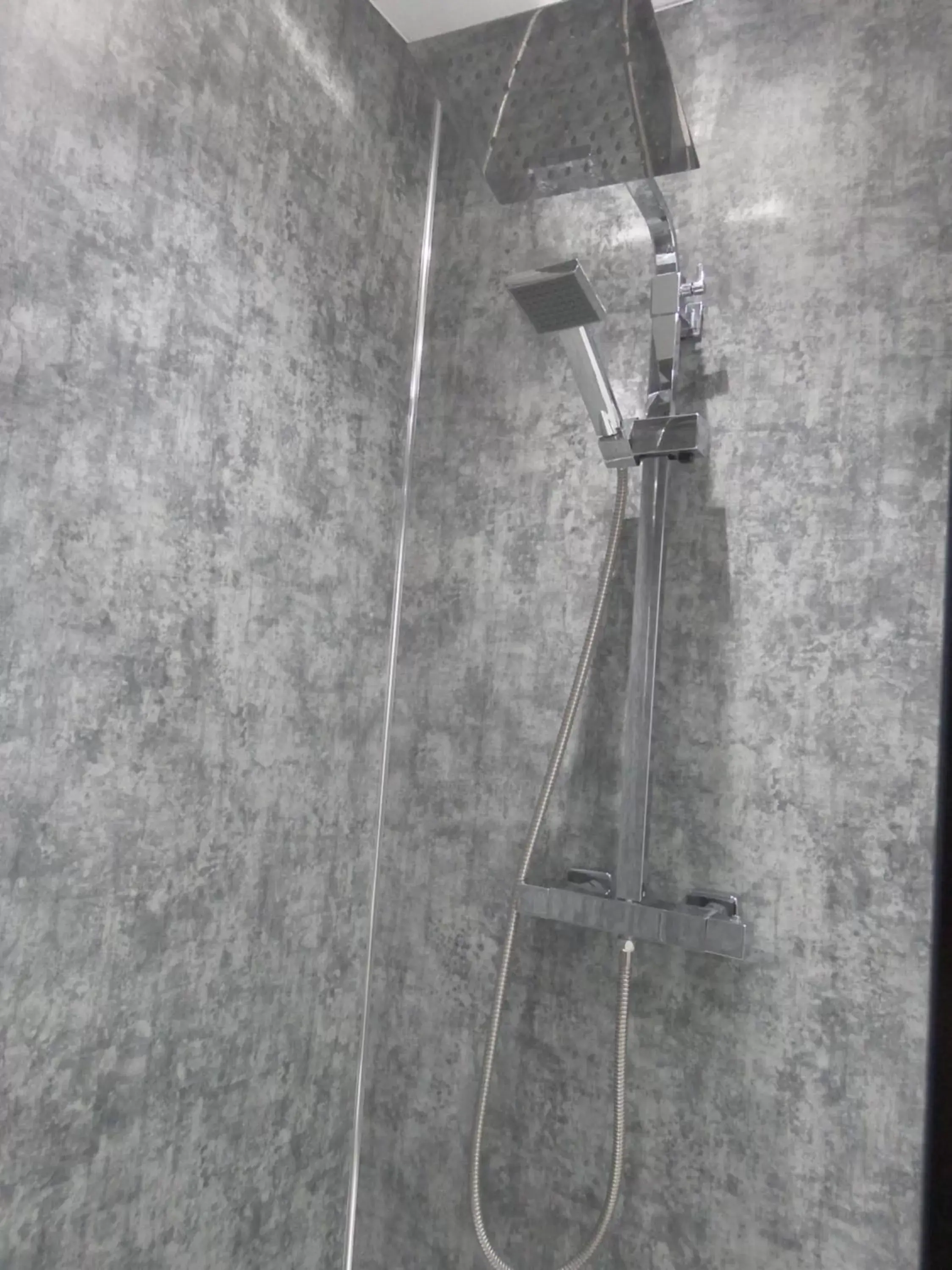 Shower, Bathroom in Haven Inn