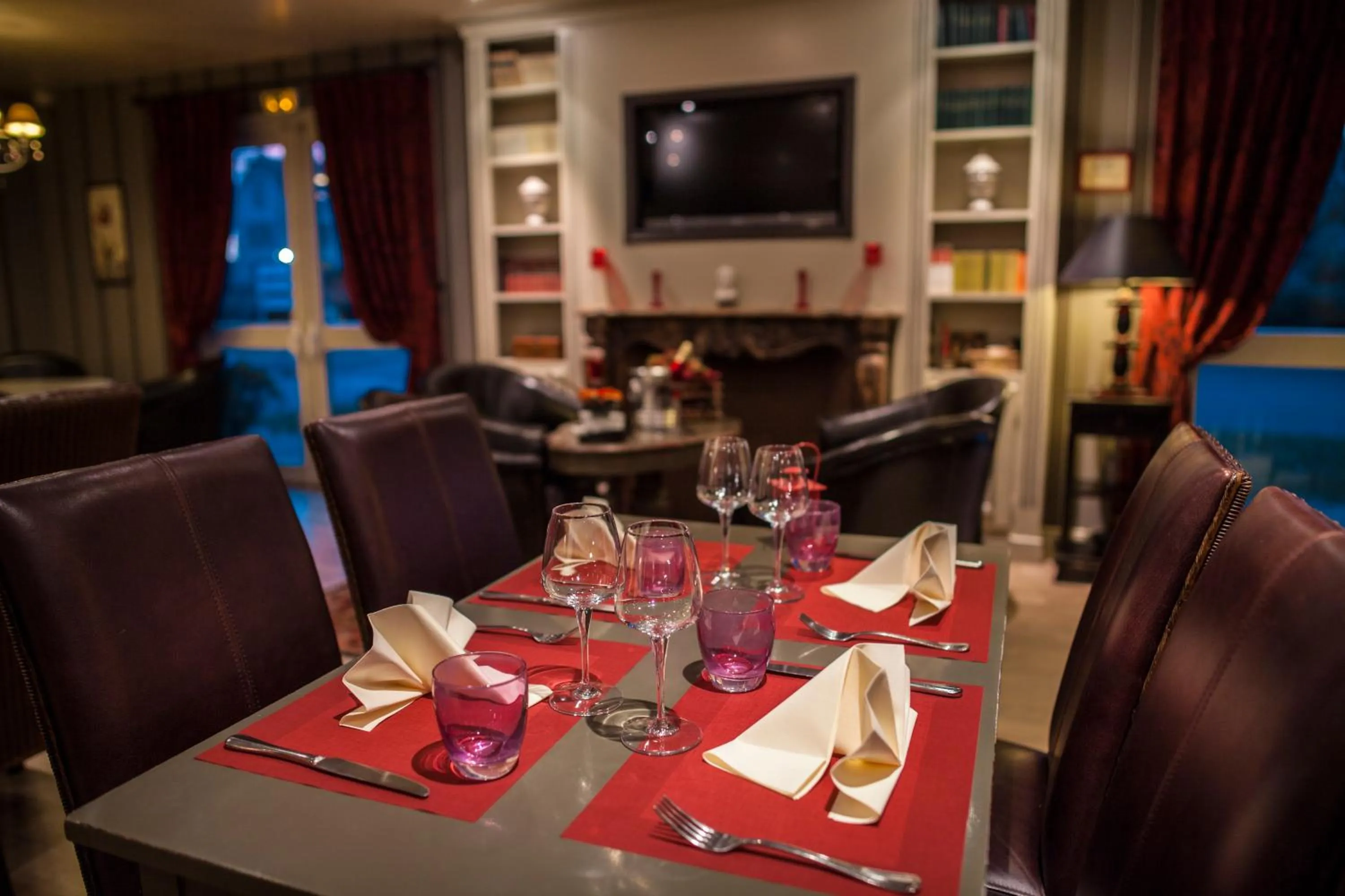 Restaurant/places to eat in The Originals City, Le Cottage Hôtel, Bruay-la-Buissière