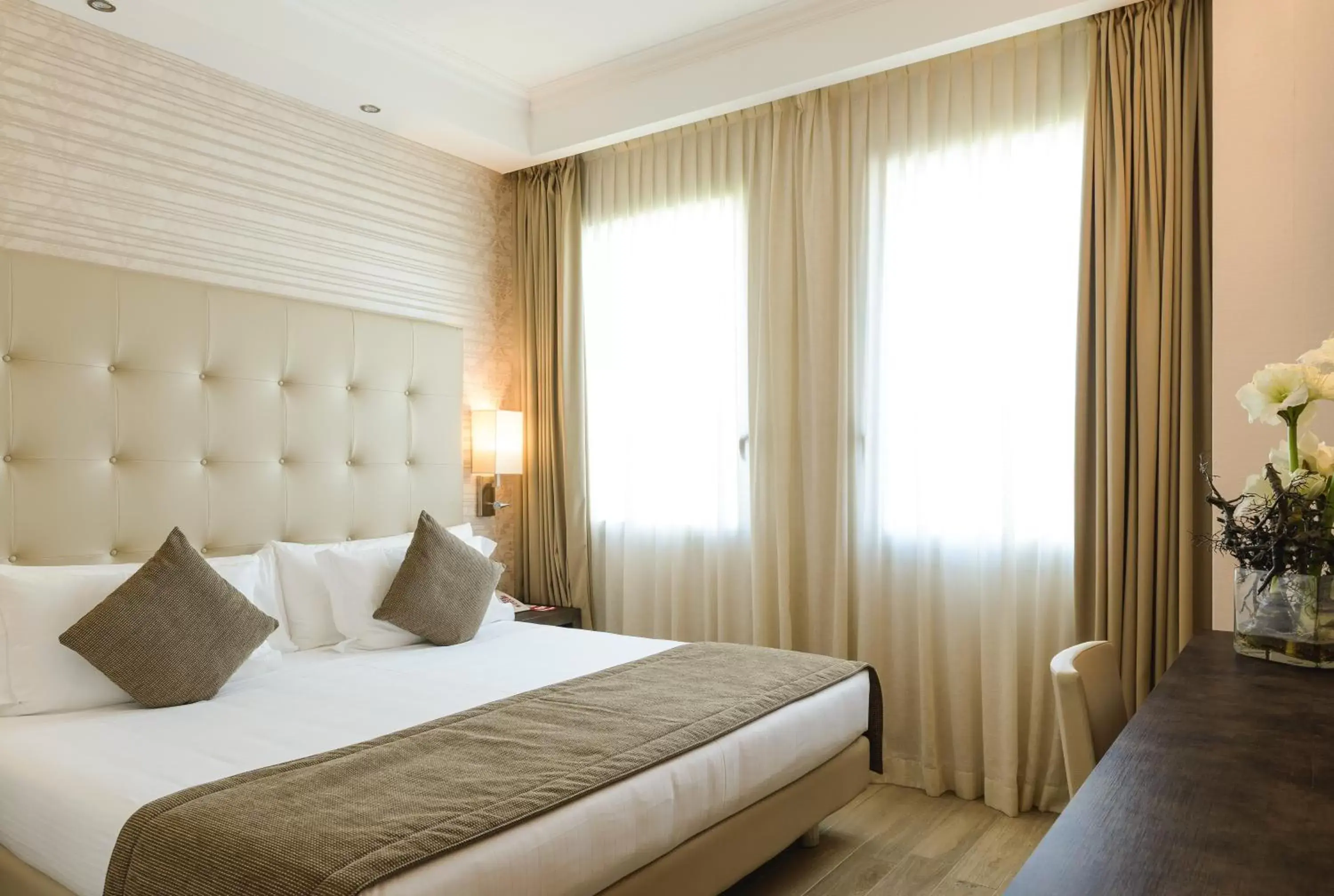 Bedroom, Bed in Windsor Hotel Milano