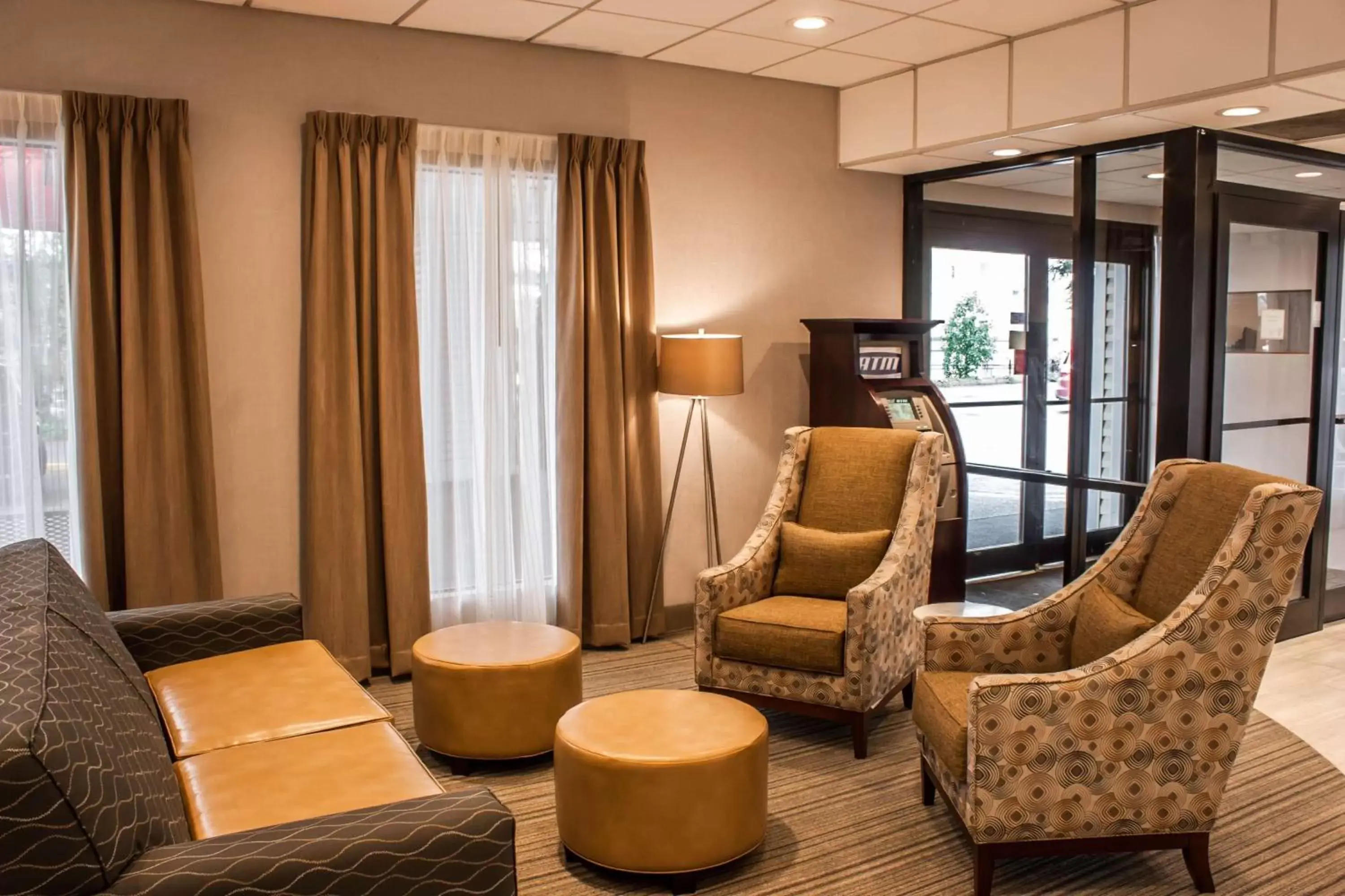 Lobby or reception, Seating Area in SureStay Hotel by Best Western SeaTac Airport North