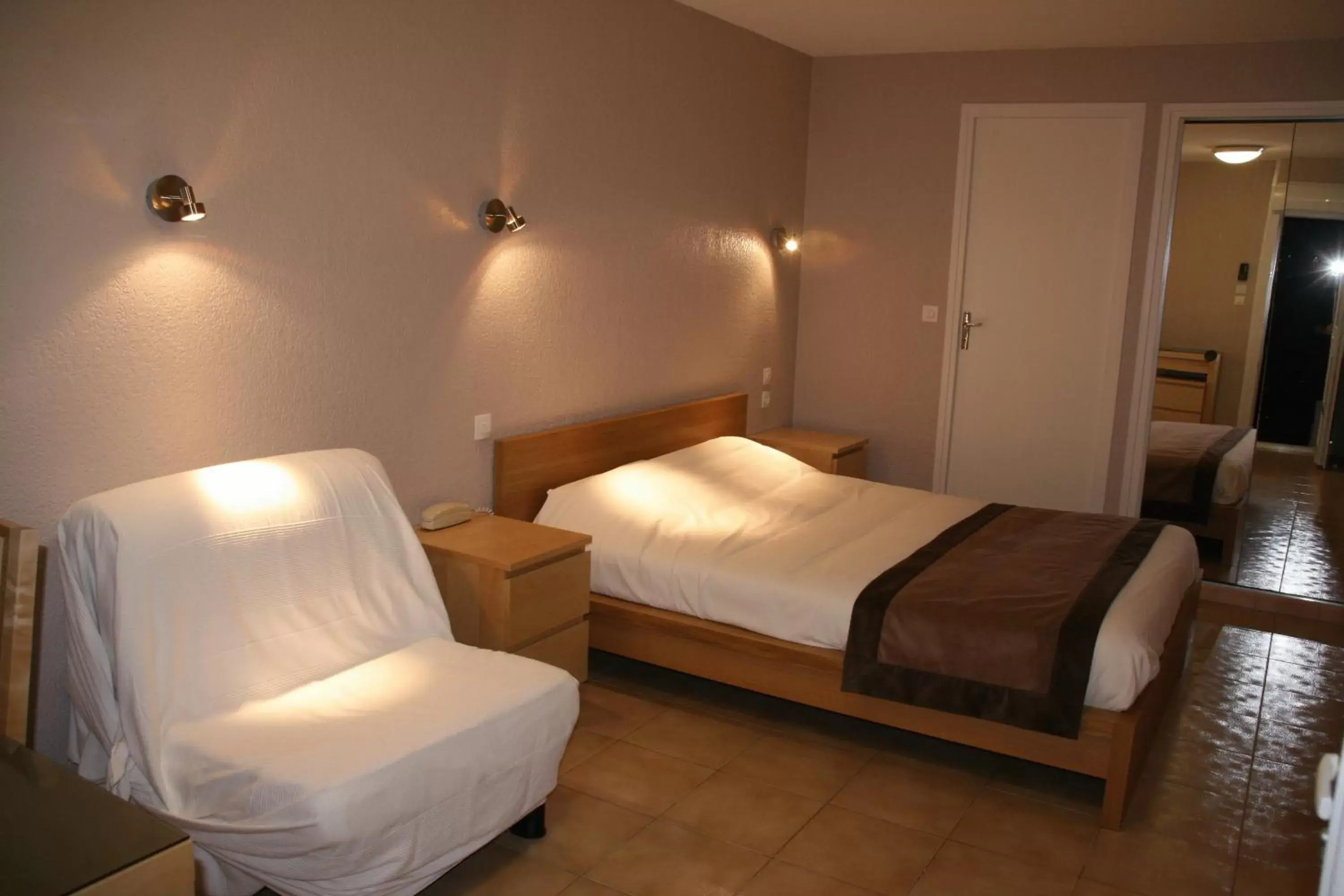 Double Room with Shared Terrace in Logis Hotel Restaurant le Mirador Double Room with Shared Terrace in Logis Hotel Restaurant le Mirador