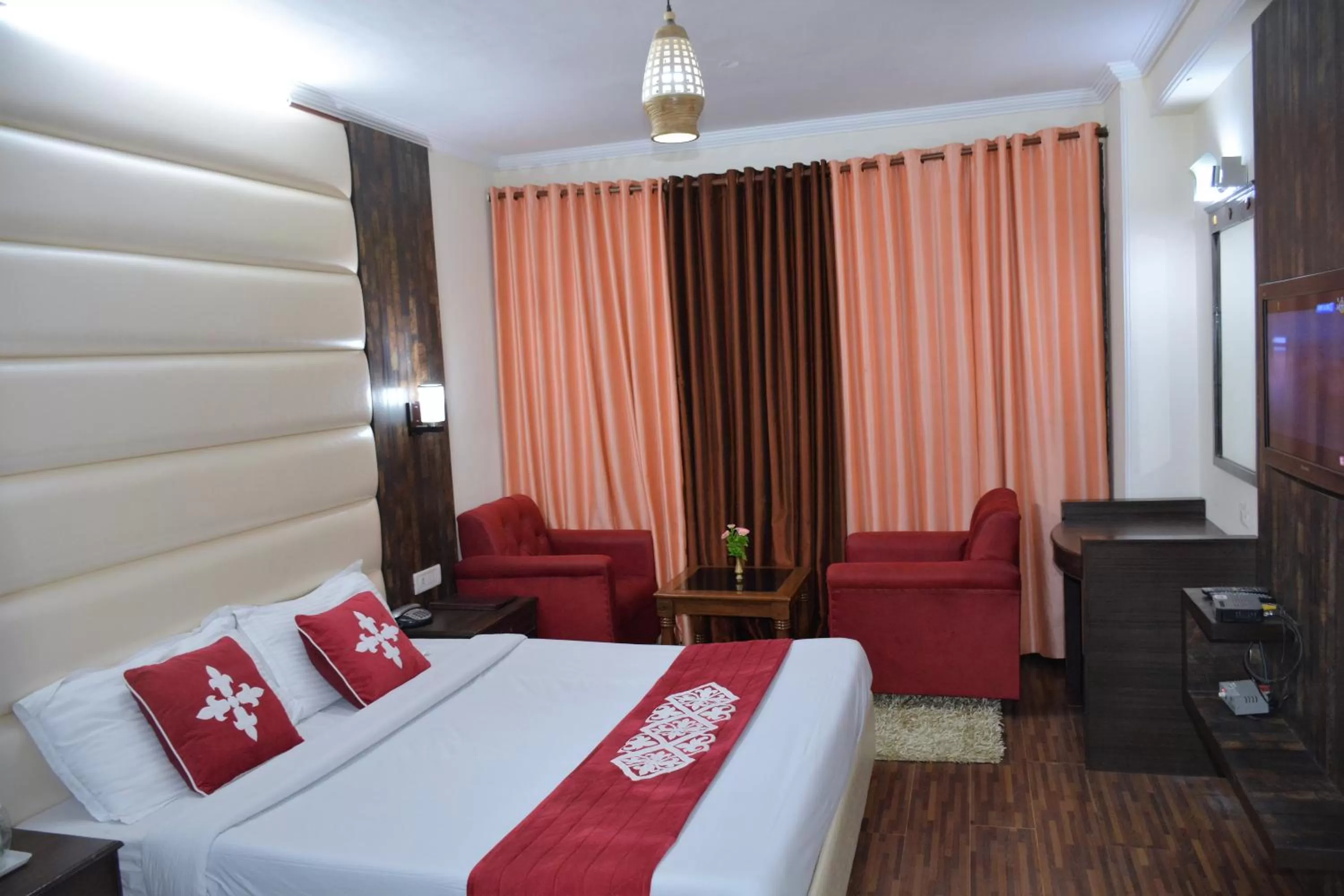 Photo of the whole room, Bed in Snow Valley Resorts & Spa Manali