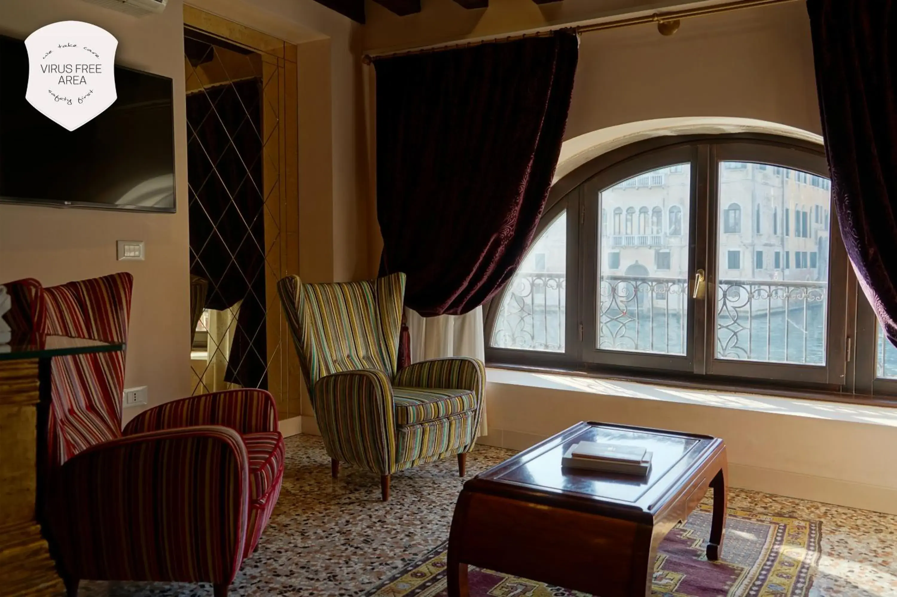 Living room, Seating Area in Granda Sweet Suites