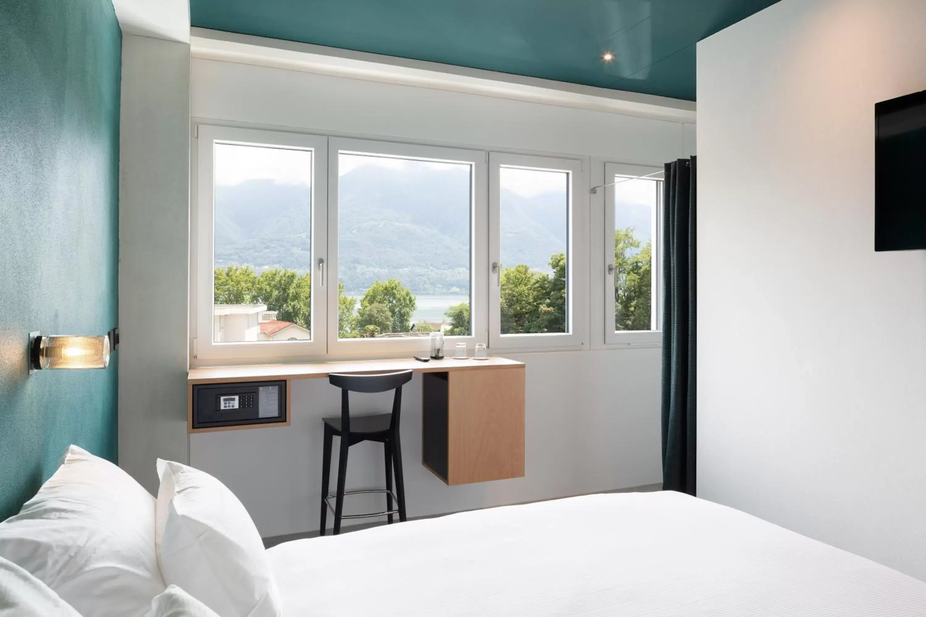 Double or Twin Room with Lake View in Riva Rooms & Studios - Check-In 24hr Double or Twin Room with Lake View in Riva Rooms & Studios - Check-In 24hr