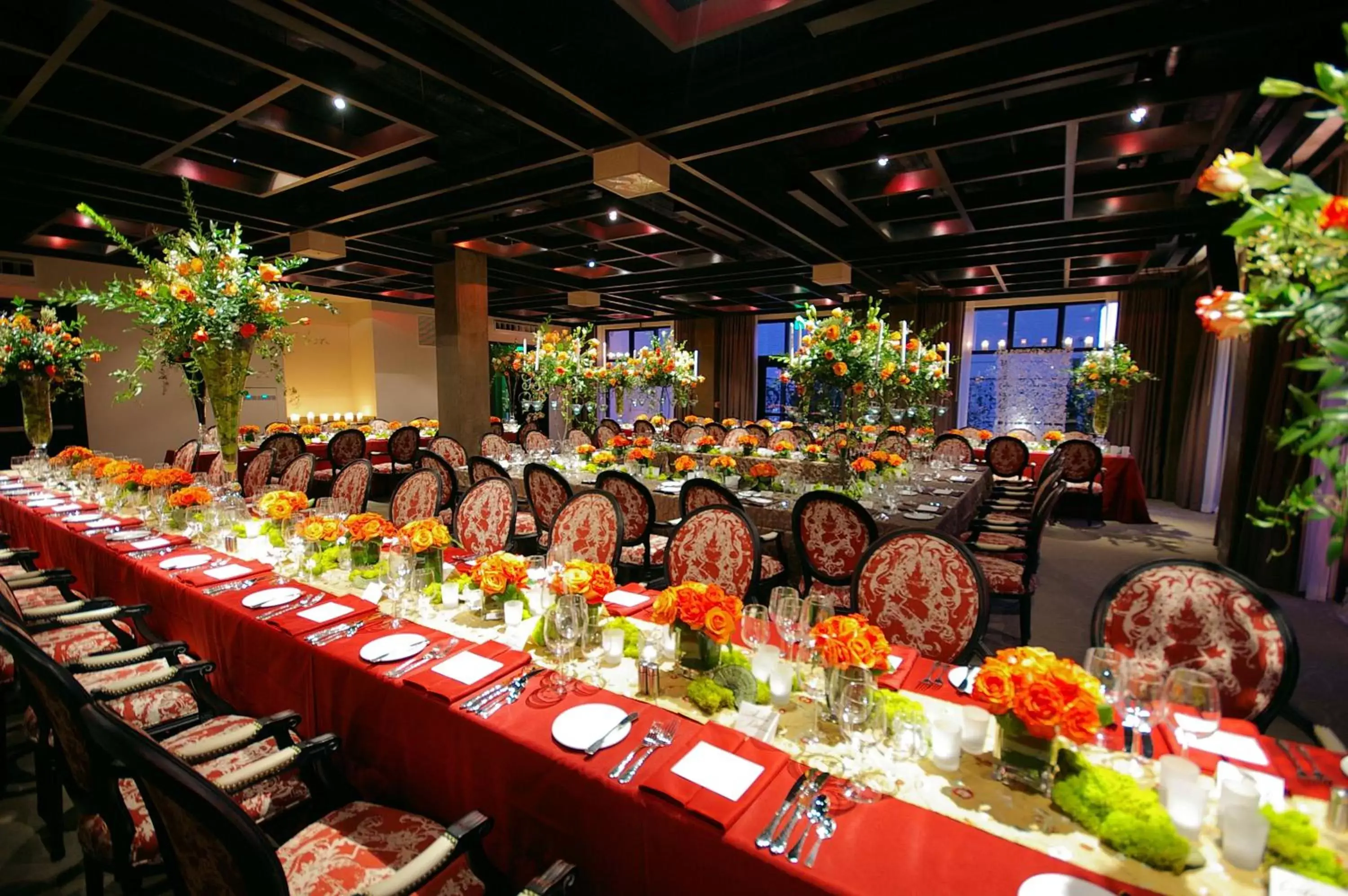 Banquet/Function facilities, Restaurant/Places to Eat in Proximity Hotel