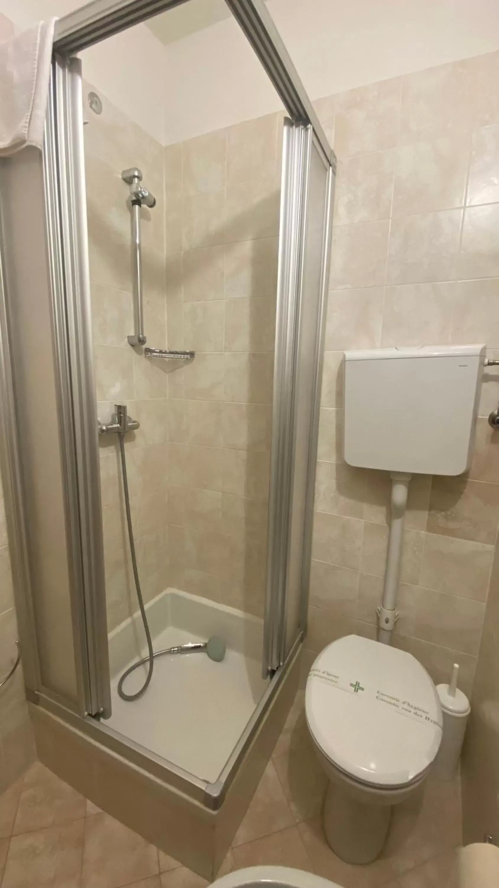 Bathroom in Casteluce Hotel Funivie
