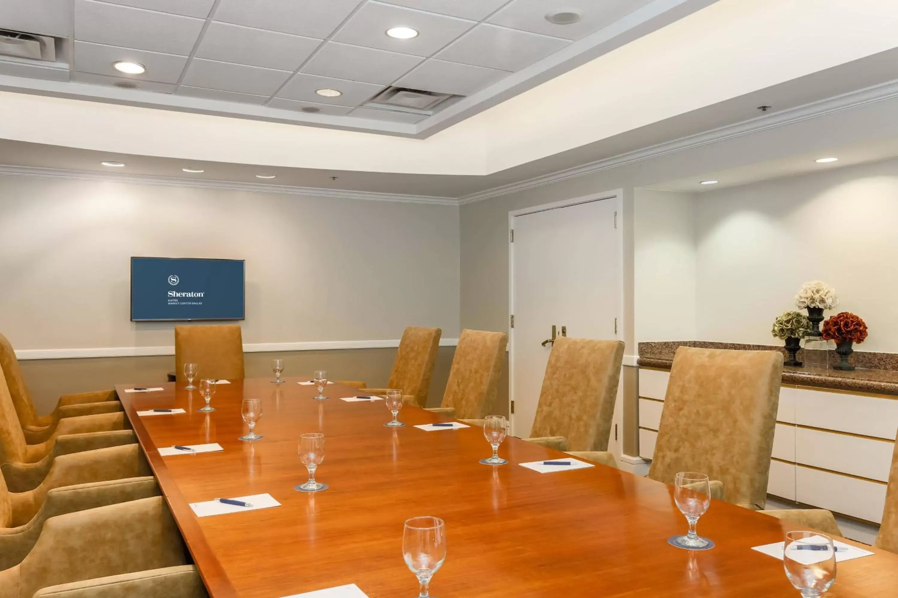 Meeting/conference room in Sheraton Suites Market Center Dallas