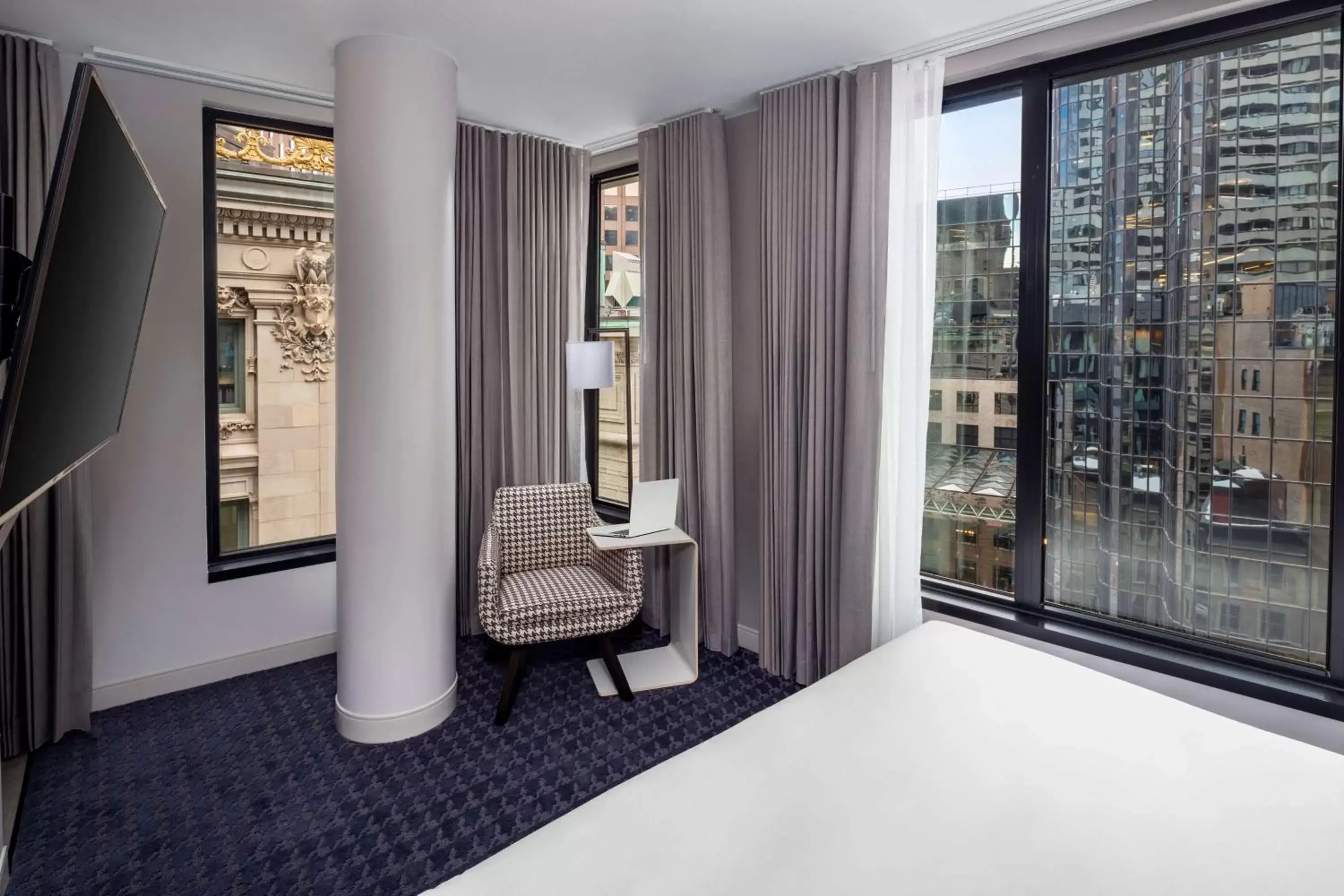 Photo of the whole room in Hyatt Centric Faneuil Hall Boston