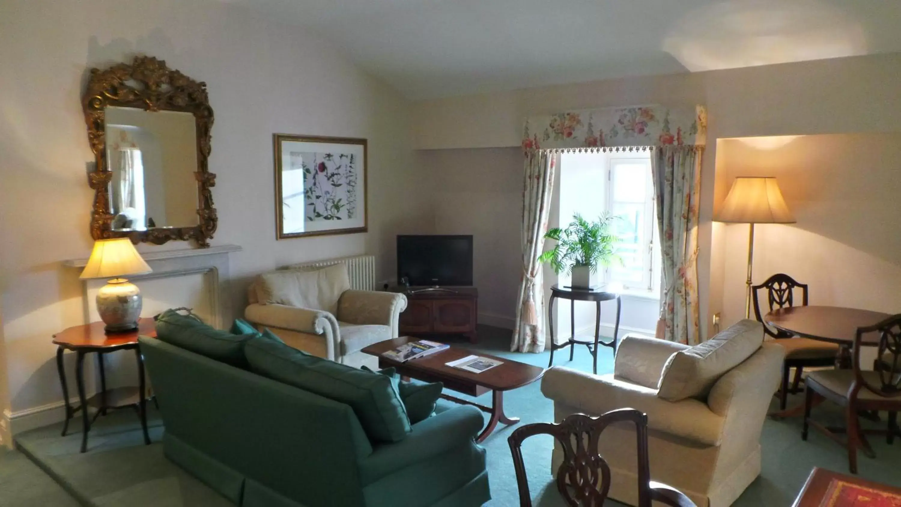 Living room in Luton Hoo Hotel, Golf and Spa Living room in Luton Hoo Hotel, Golf and Spa