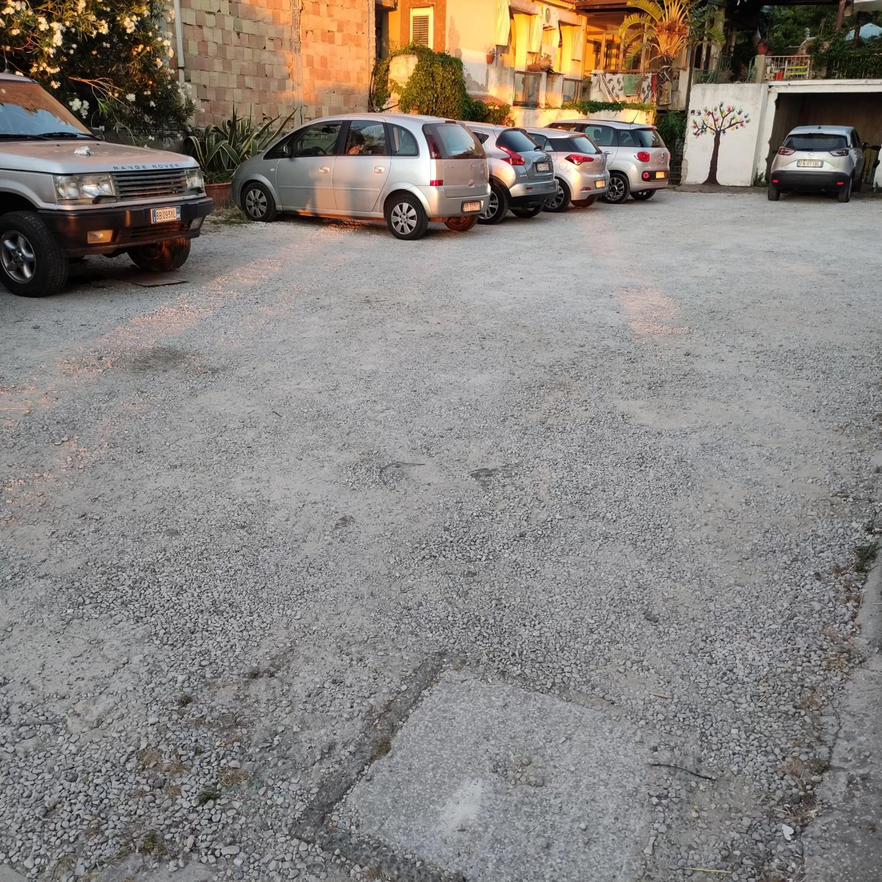 Parking in B&B Domus Piedigrotta