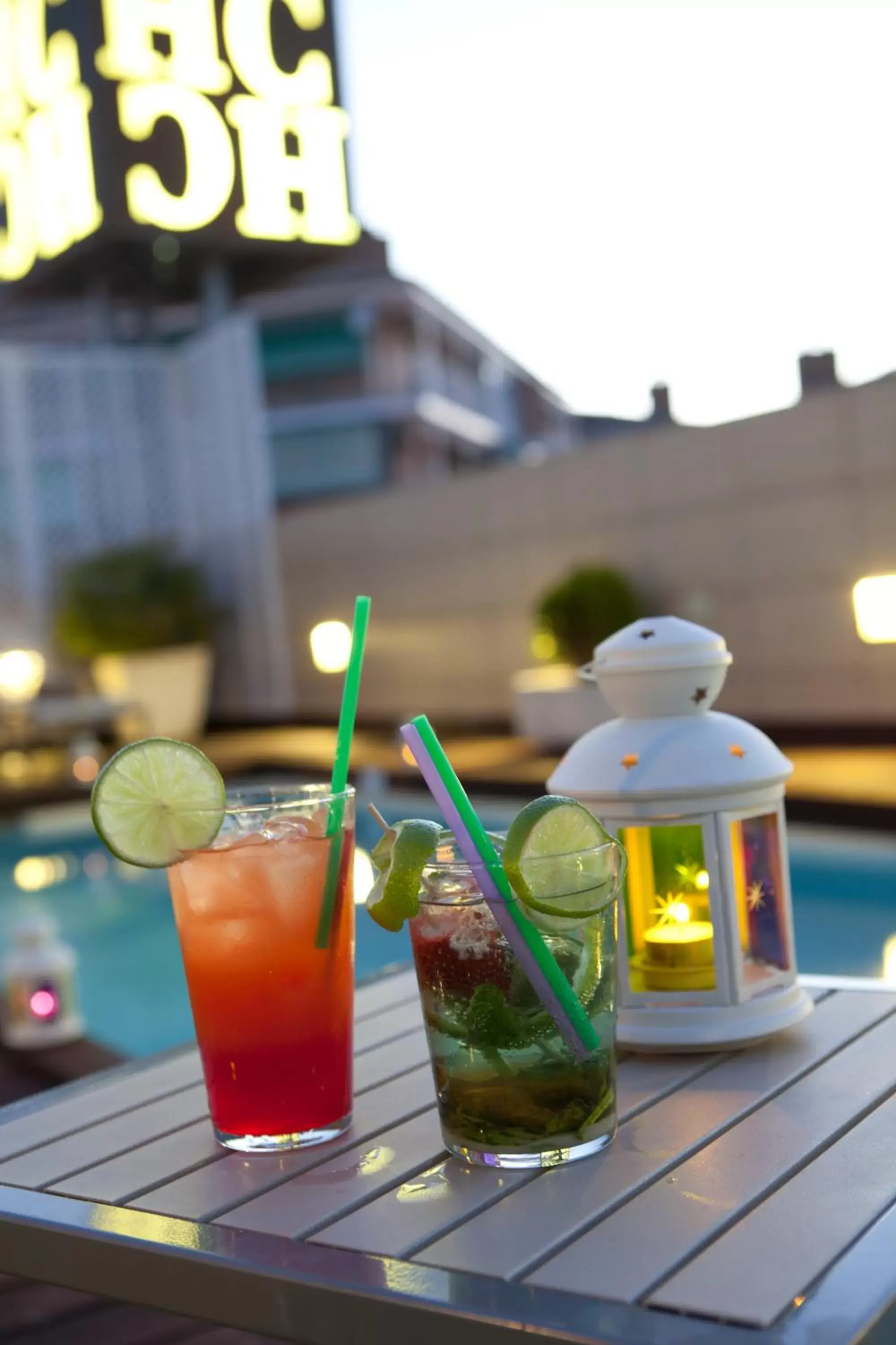 Swimming pool in Hotel Andalucía Center