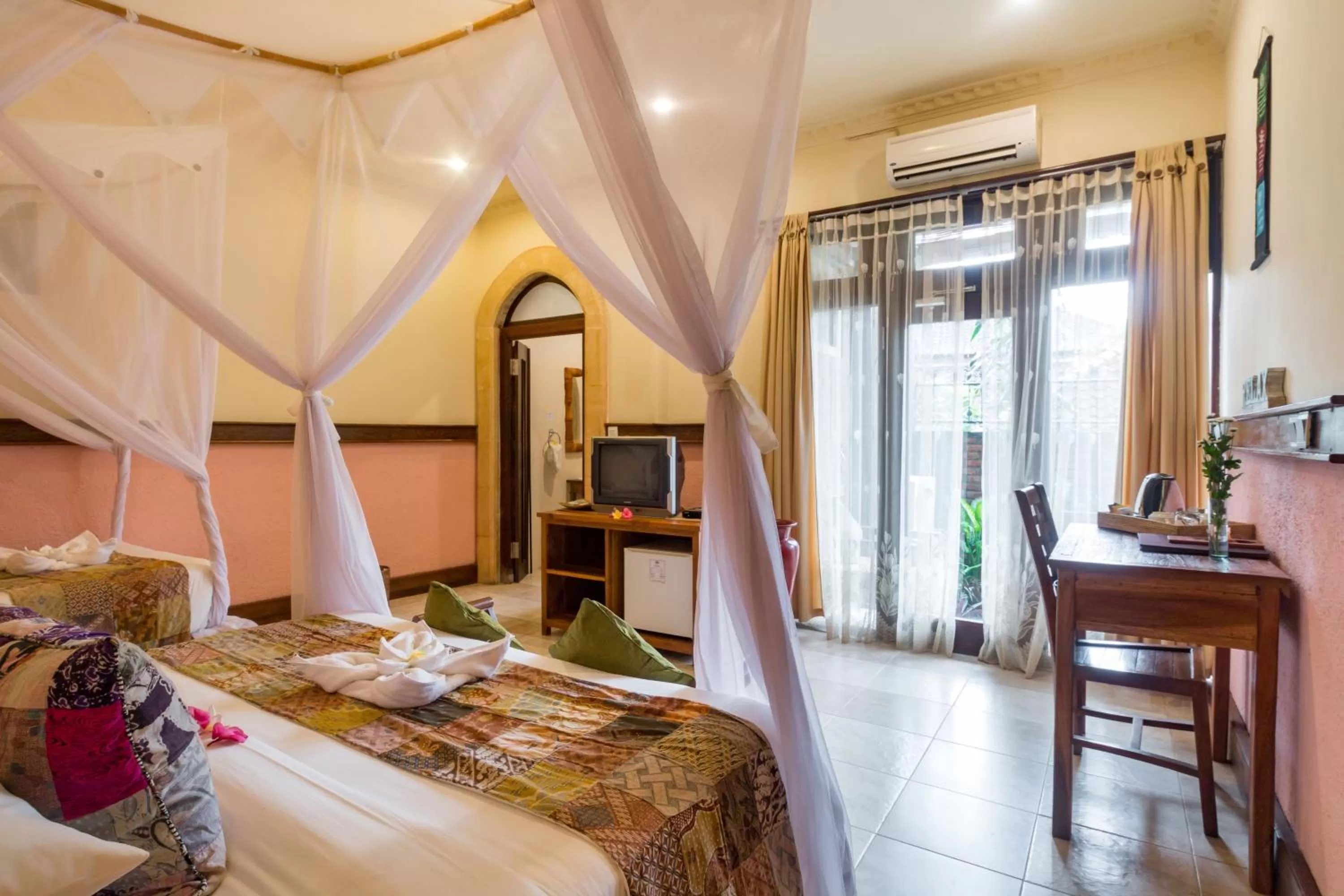 Living room, Bed in Ubud Aura Retreat