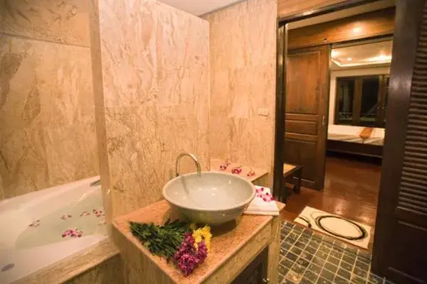 Bathroom in Paradise Island Estate