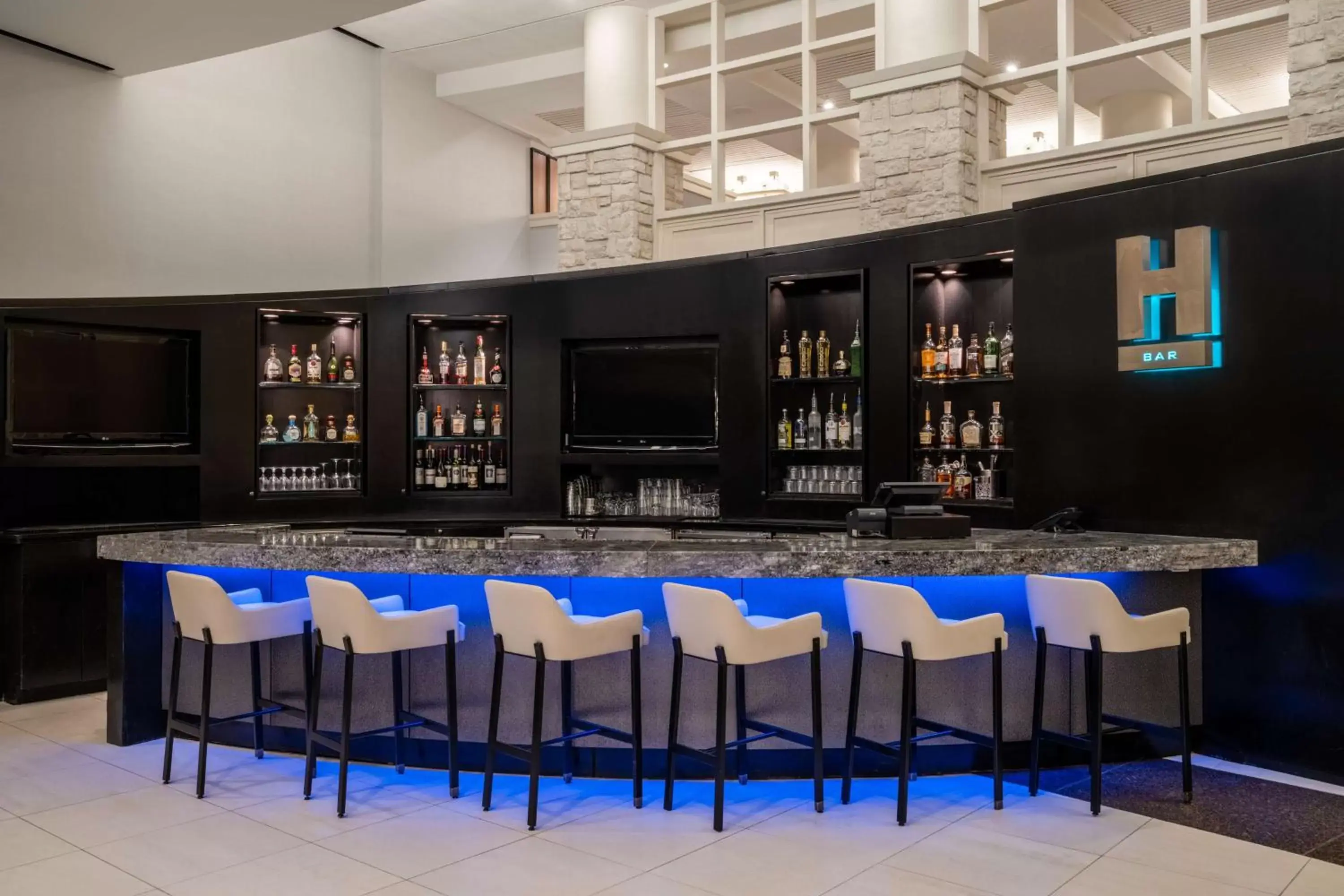 Lounge or bar, Lounge/Bar in Hilton Dallas Lincoln Centre